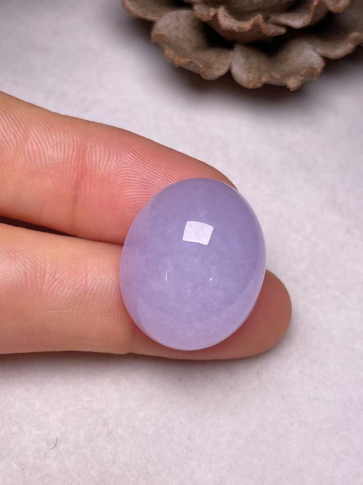 冰糯种紫罗兰蛋面、种水好，玉质细腻 ，卖相好.