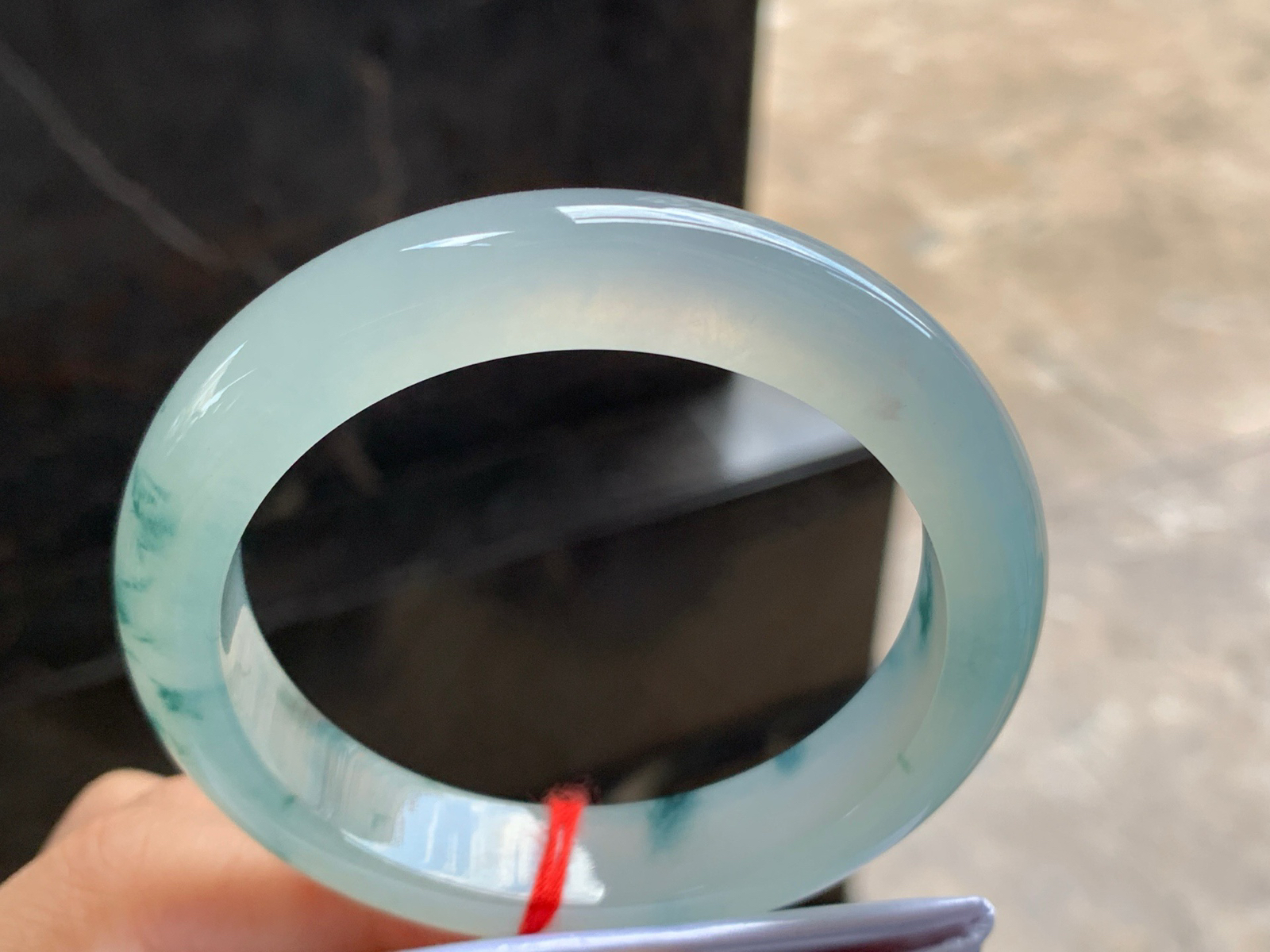 56.5-12.9-8.8mm

蓝花手镯^_^飘花灵韵