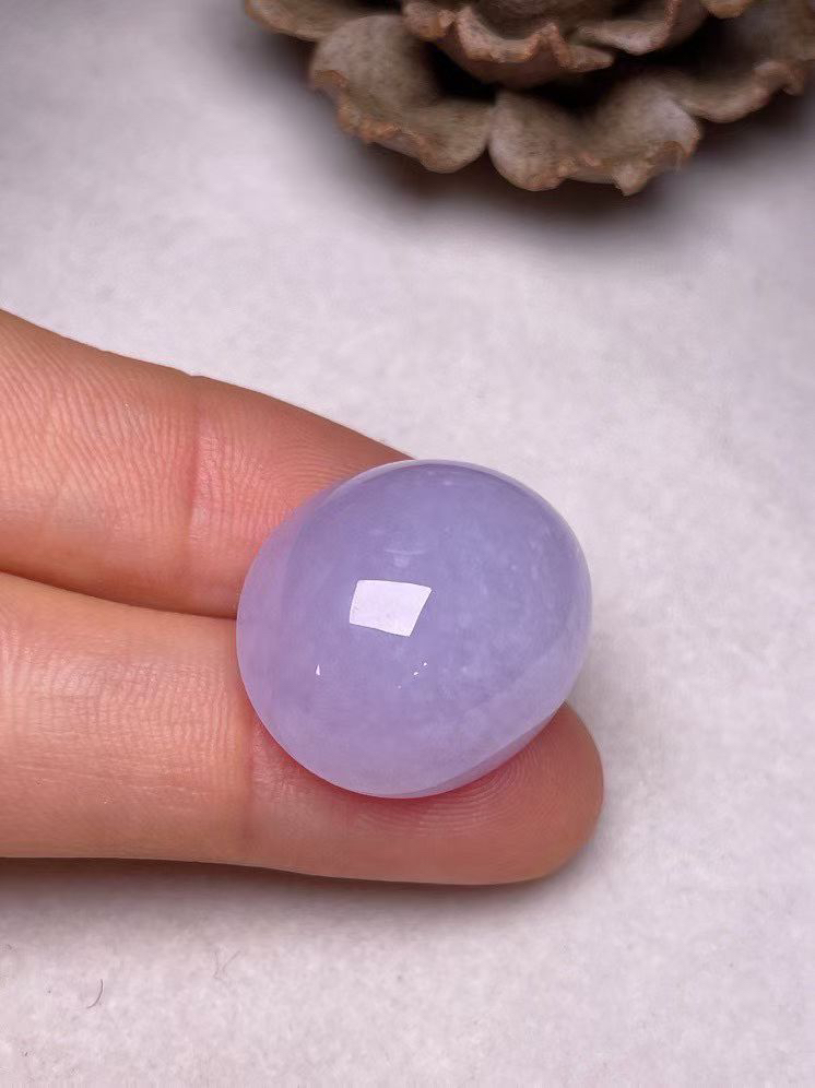 冰糯种紫罗兰蛋面、种水好，玉质细腻 ，卖相好.