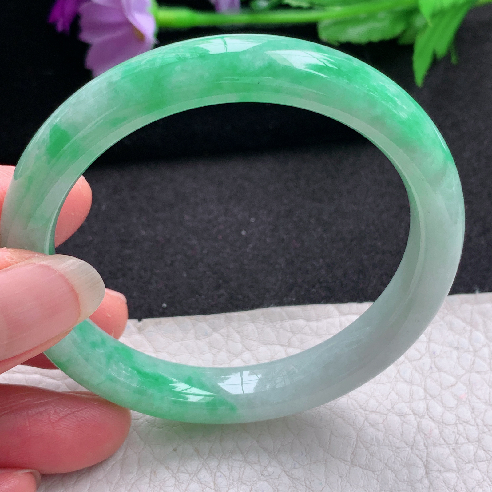 js实拍54.5*10*8招财镯 天然缅甸翡翠A货手镯秀气半山水玉手环