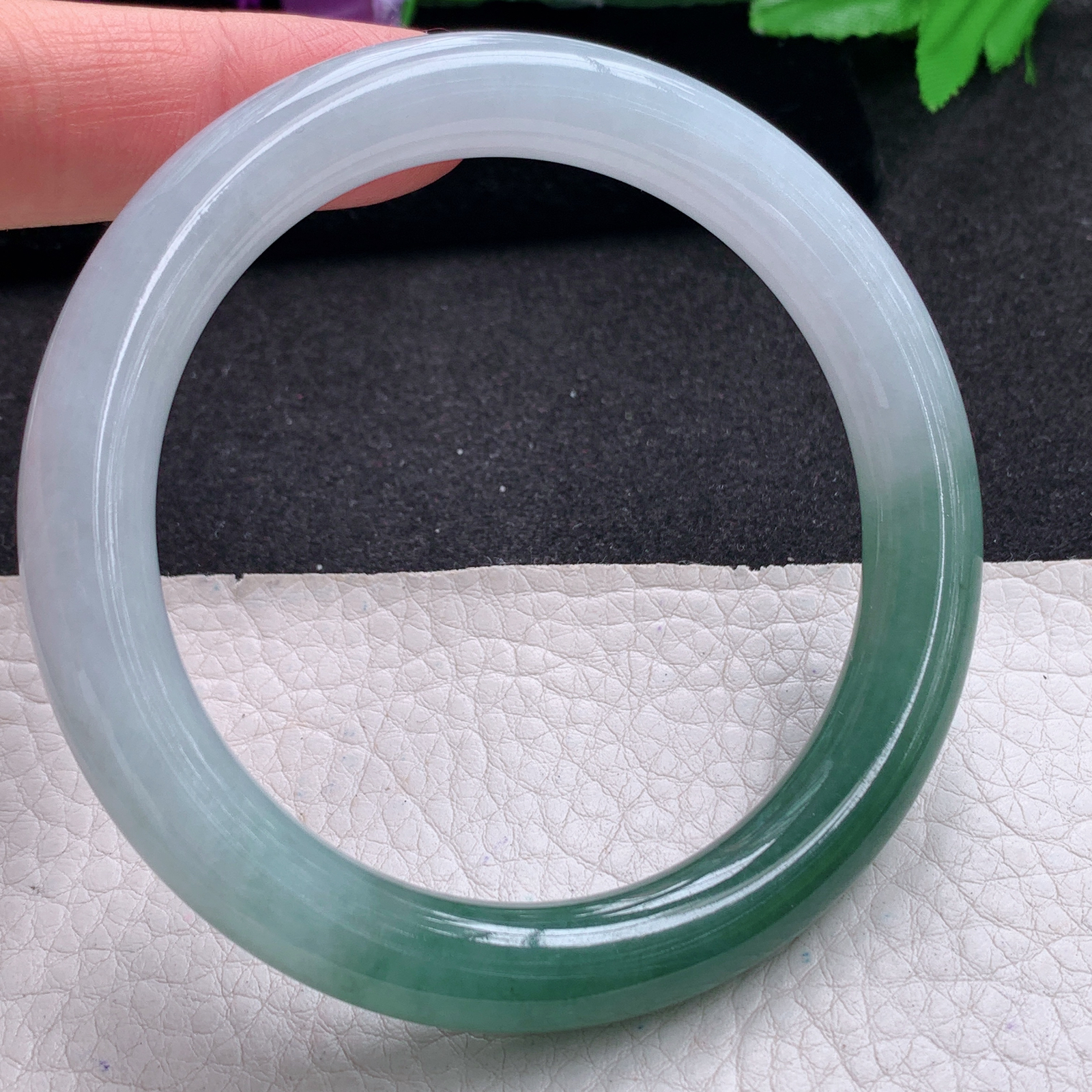 xc大圈口60*9.9招财美人镯 天然缅甸翡翠A货手镯双彩圆条玉手环