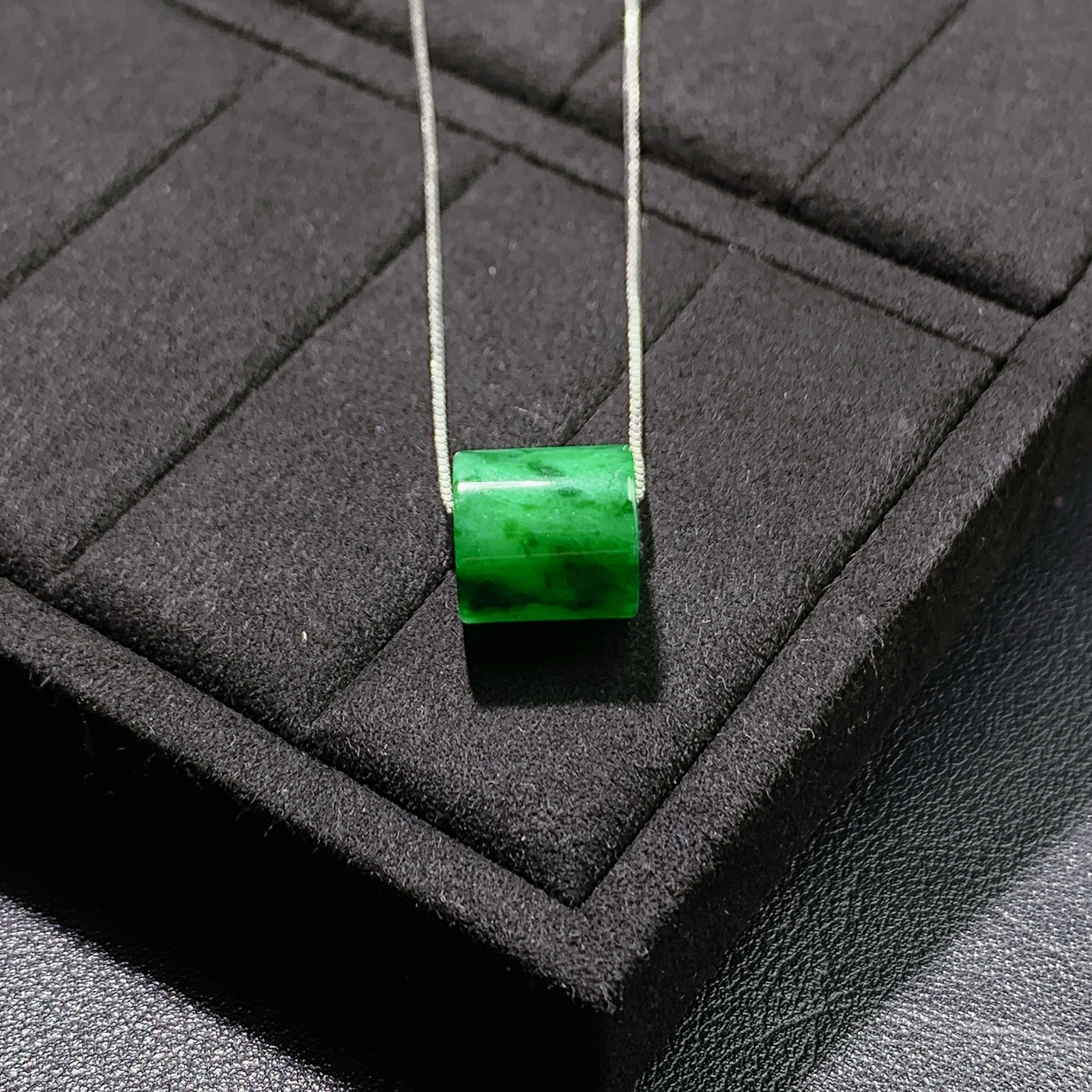 带色路路通吊坠 尺寸12.7-12.5-2毫米