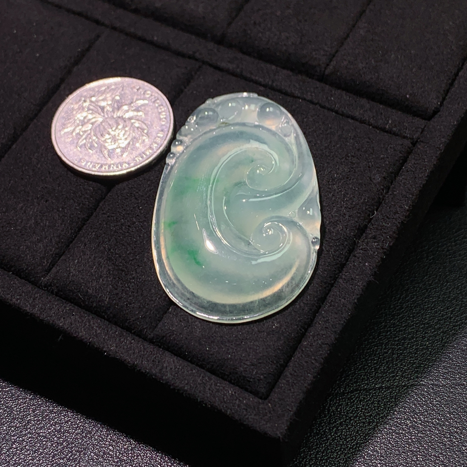 冰种飘绿事事如意吊坠 尺寸51.6-32.5-6.5毫米