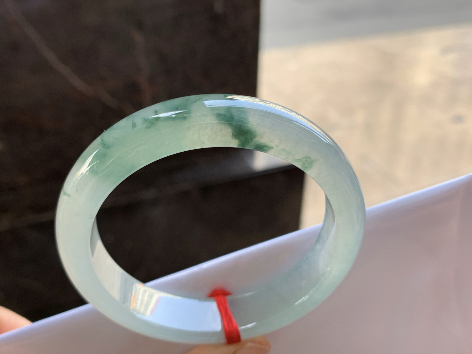 56-13.4-8.2

冰种蓝花手镯^_^冰透 飘花灵韵