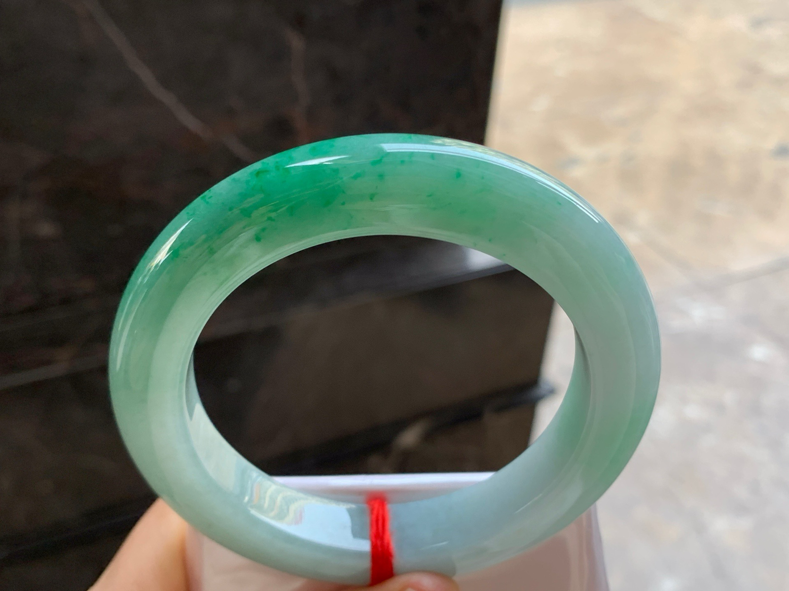 62-12.8-11.8

带色大圈手镯^_^鲜艳