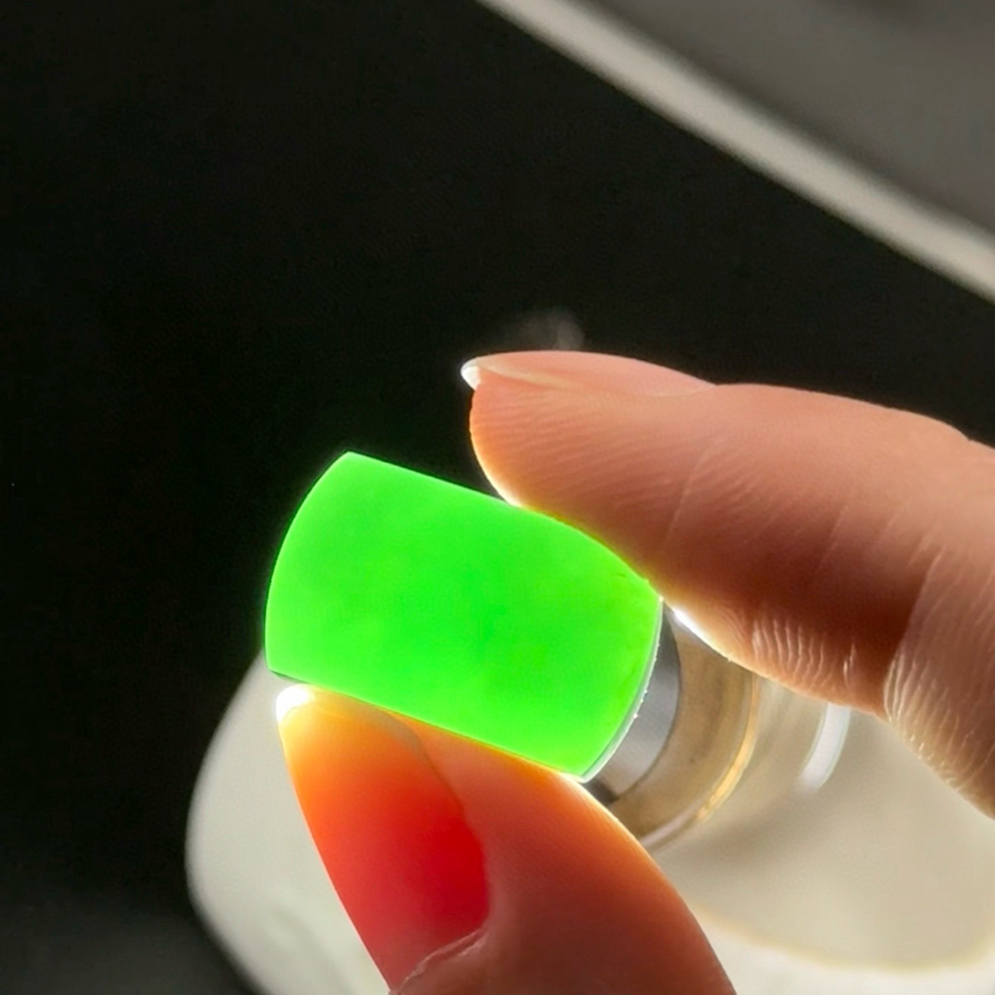 精品墨翠马鞍裸石戒面 种好色正 打灯通透 黑度极好 尺寸18.6