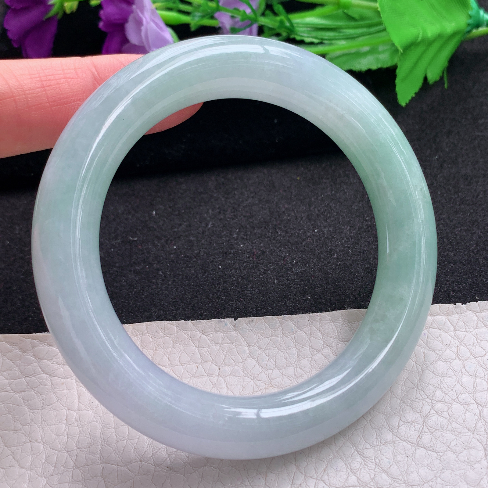 hy实拍57.8*12胖圆镯 天然缅甸翡翠A货手镯胶润清新飘绿圆条正圈玉手环