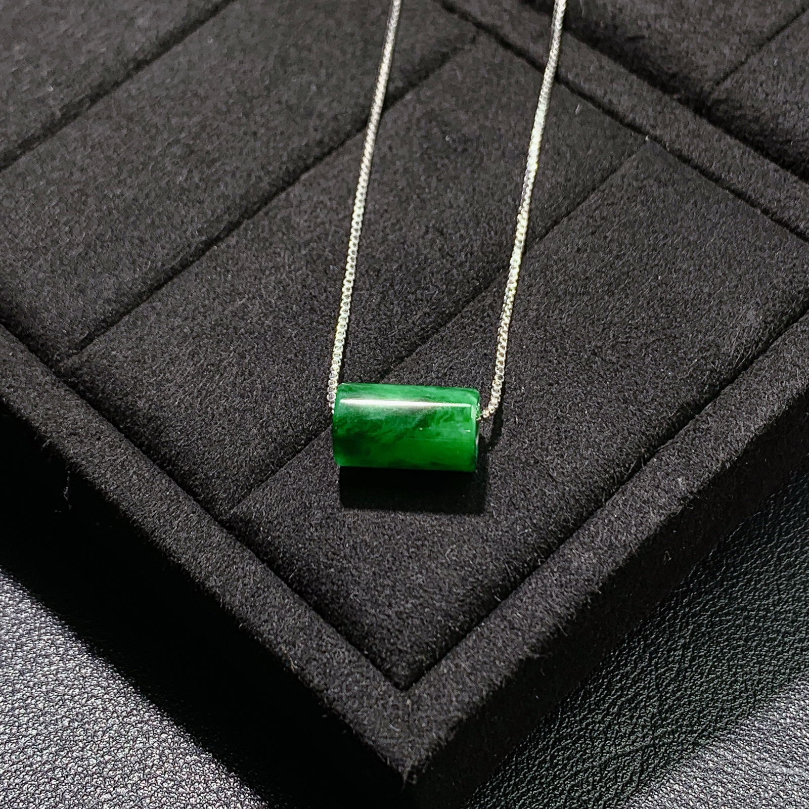 糯种带色路路通吊坠 尺寸13.1-7.5-1.6毫米