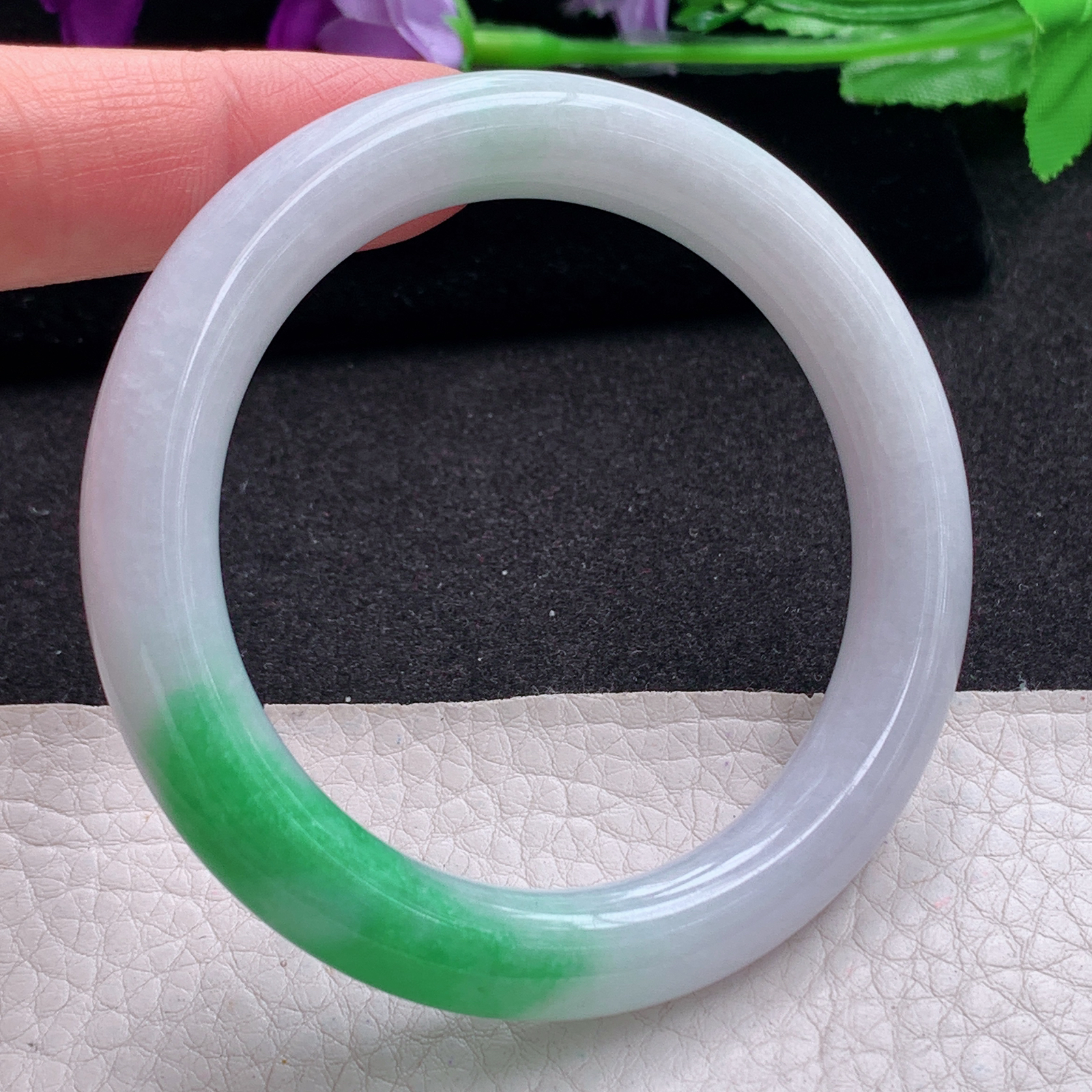 xc实拍53.5*9.8美人镯 天然缅甸翡翠A货手镯白底青圆条玉手环