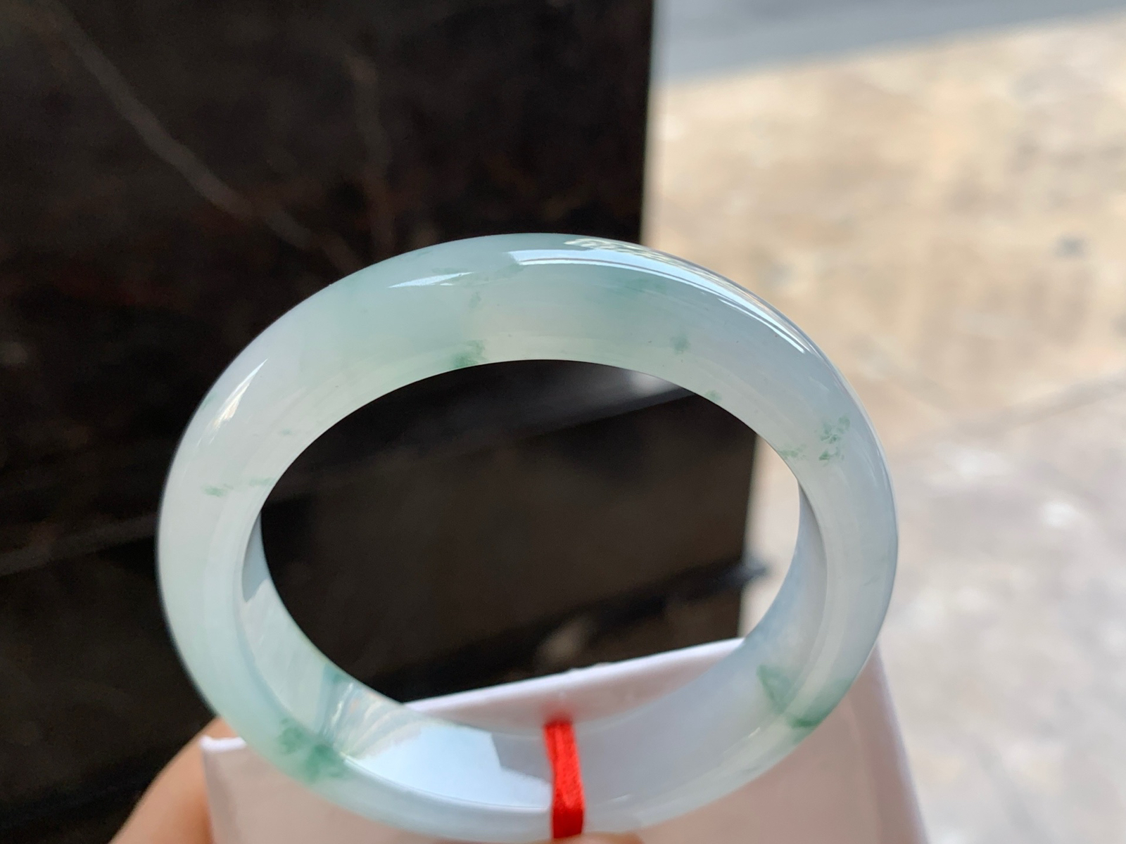 53-13-8.2

飘花手镯^_^玉质温润