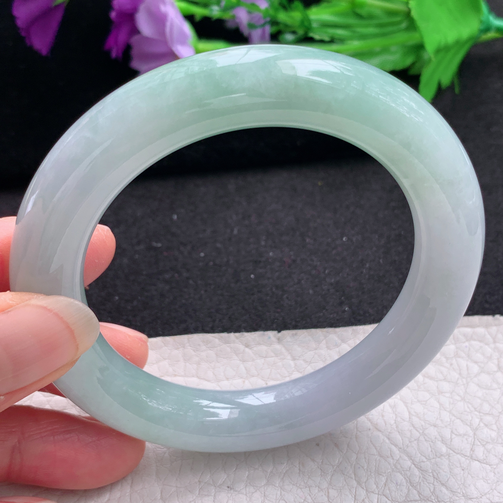 hy实拍57.8*12胖圆镯 天然缅甸翡翠A货手镯胶润清新飘绿圆条正圈玉手环