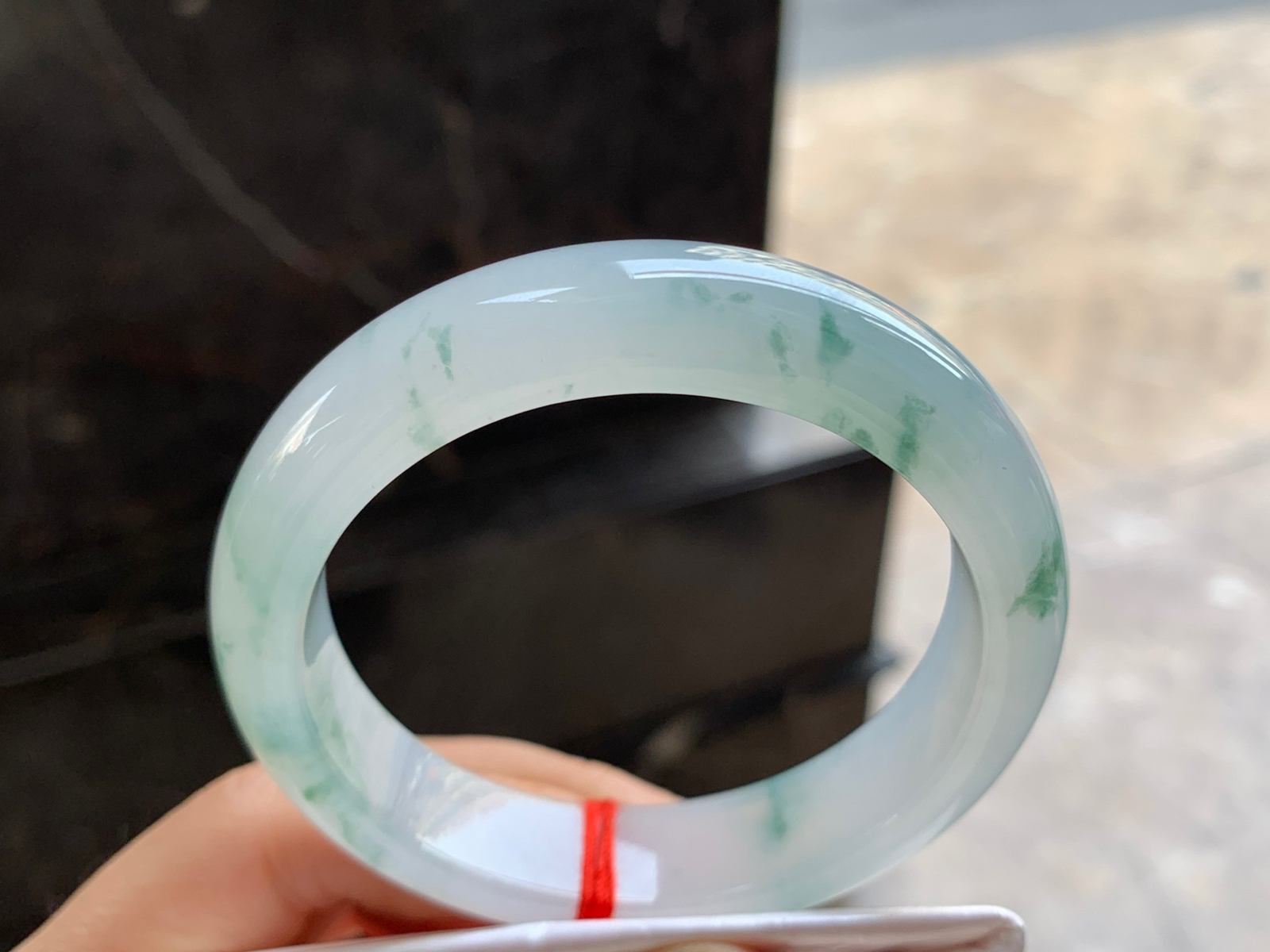 53-13-8.2

飘花手镯^_^玉质温润