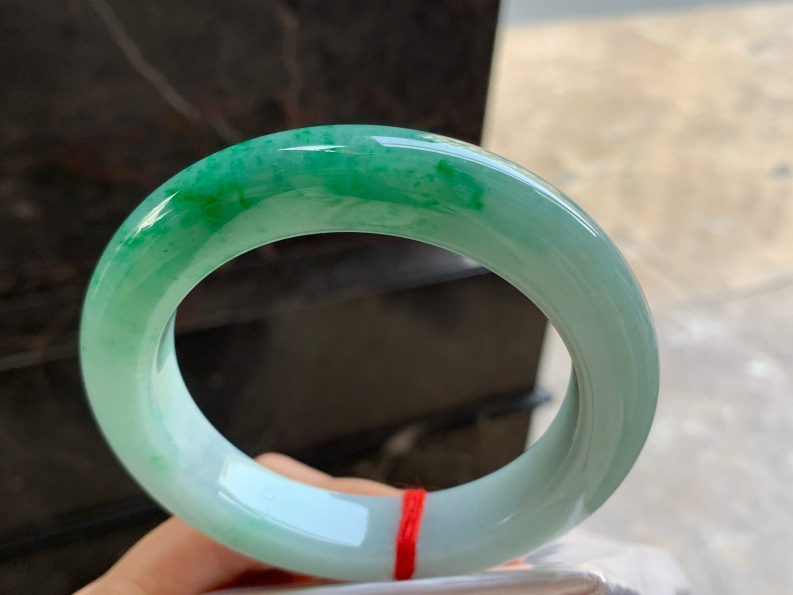 62-12.8-11.8

带色大圈手镯^_^鲜艳