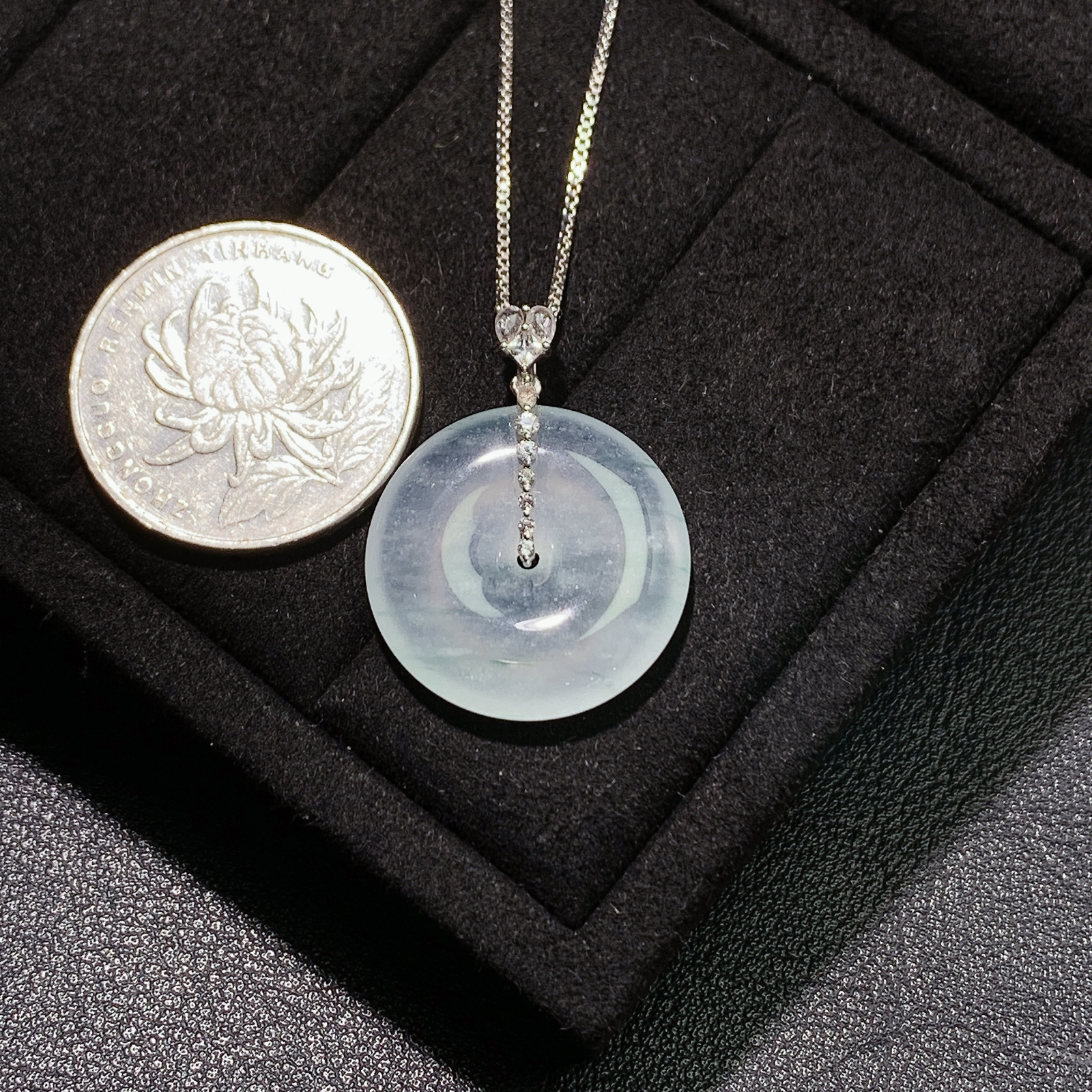 冰种飘花平安扣吊坠 尺寸29.5-22.5-4.6毫米