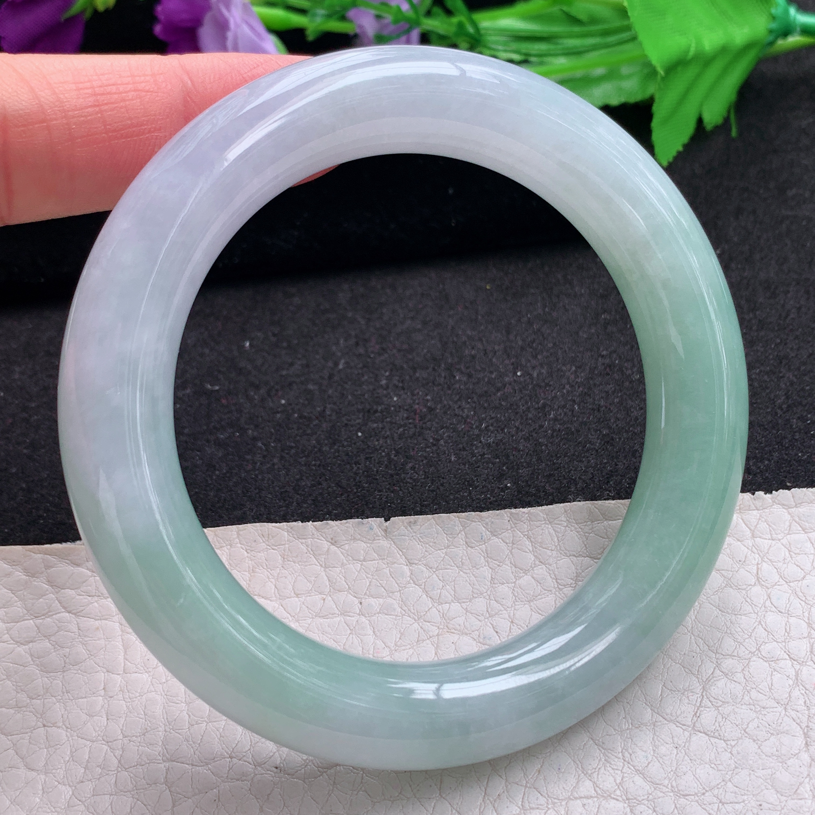 hy实拍57.8*12胖圆镯 天然缅甸翡翠A货手镯胶润清新飘绿圆条正圈玉手环