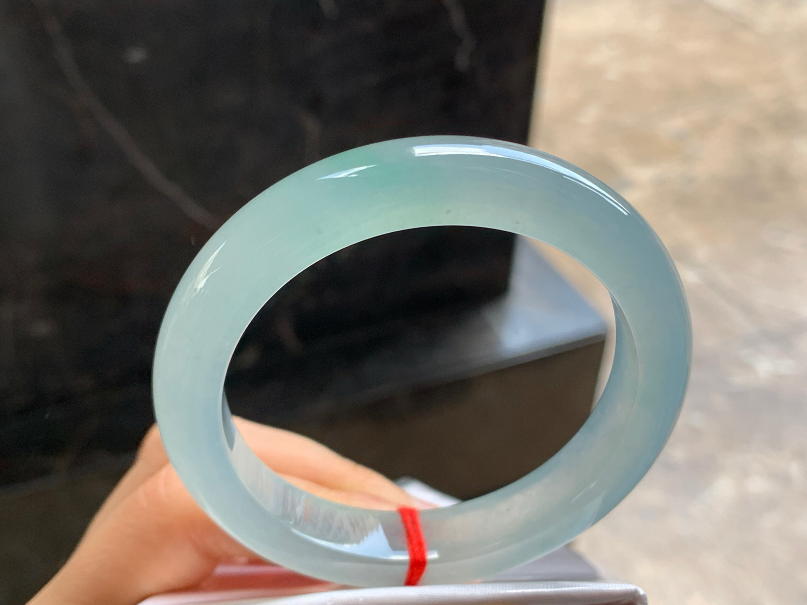 56-11.8-9

冰种晴底手镯^_^透亮