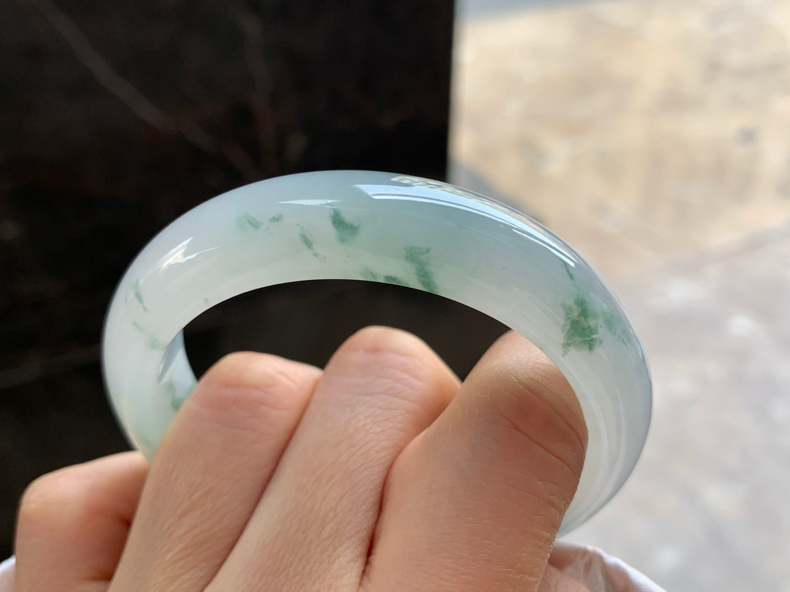 53-13-8.2

飘花手镯^_^玉质温润