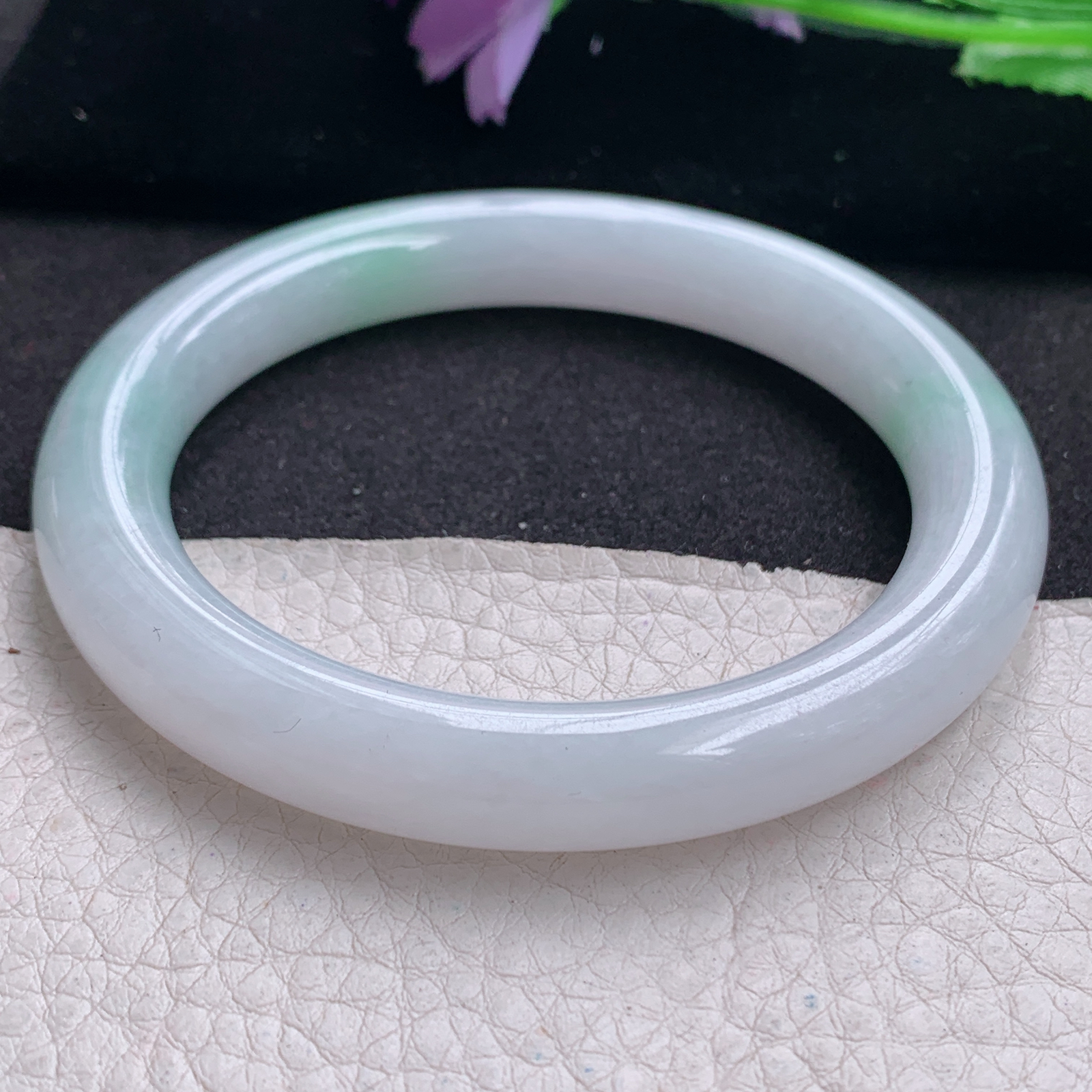 nr清爽款58.5*10.2美人镯 天然缅甸翡翠A货手镯飘绿圆条玉手环