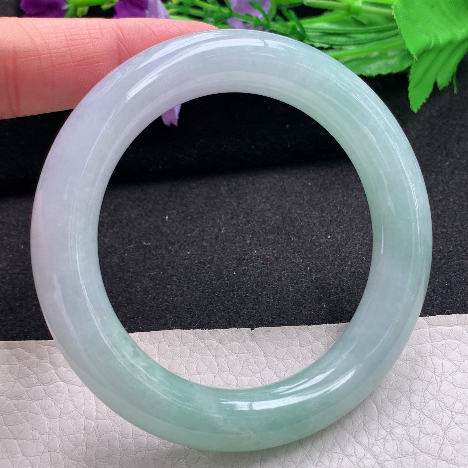 hy实拍57.8*12胖圆镯 天然缅甸翡翠A货手镯胶润清新飘绿圆条正圈玉手环