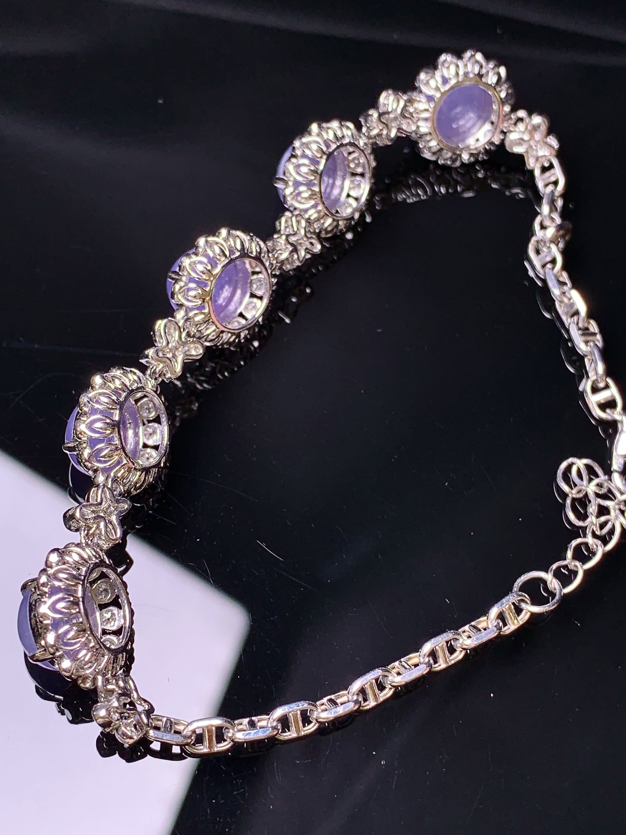 18k金钻镶嵌紫罗兰蛋面手链 玉质细腻 色泽艳丽清新 水润亮眼 整体尺寸180*10.5*8.3L3