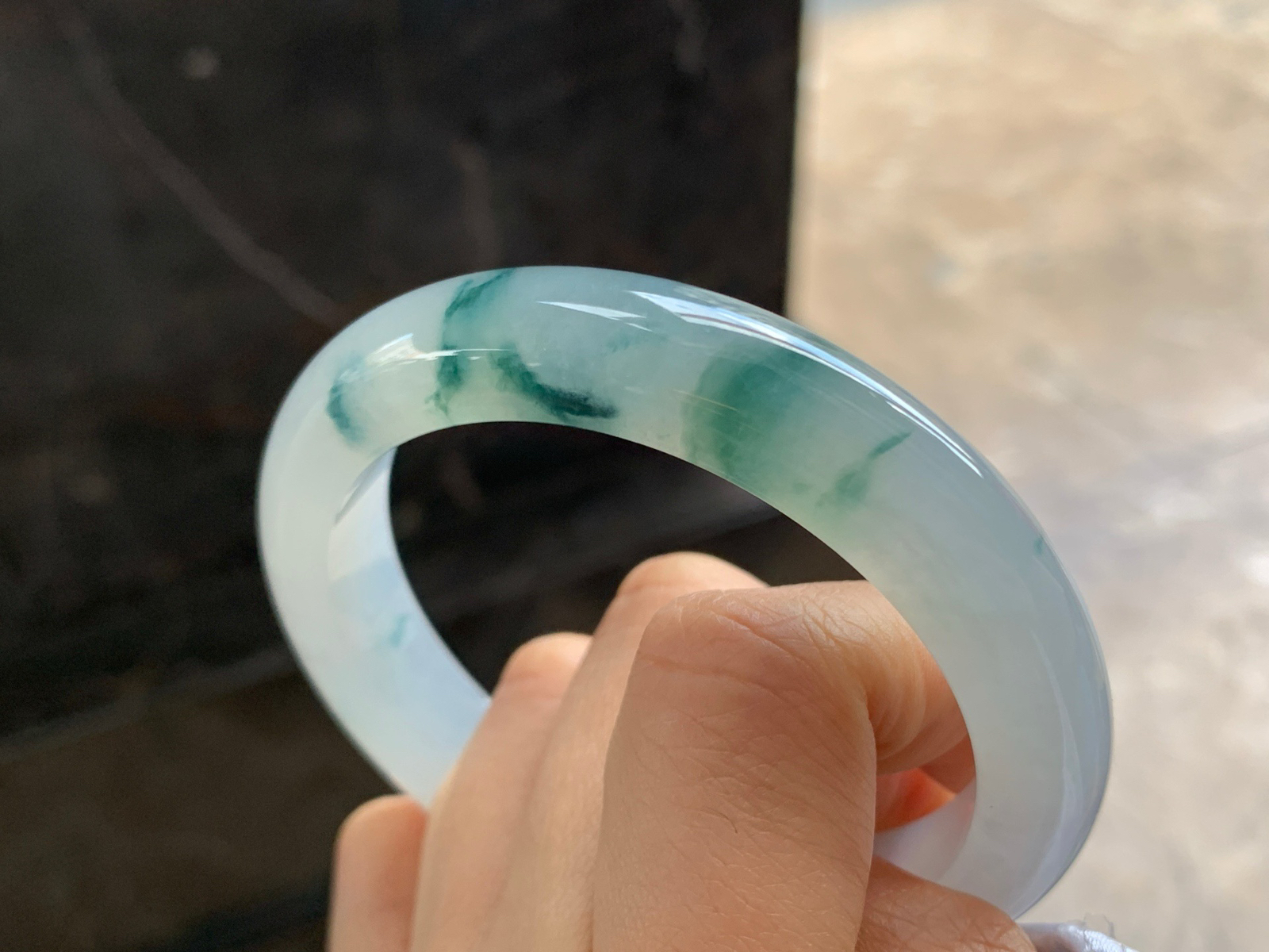 57.5-12.1-8.8

蓝花手镯^_^飘花灵韵