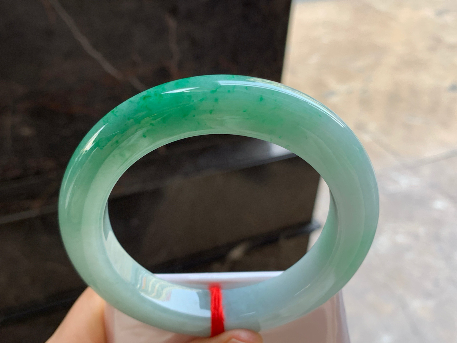 62-12.8-11.8

带色大圈手镯^_^鲜艳