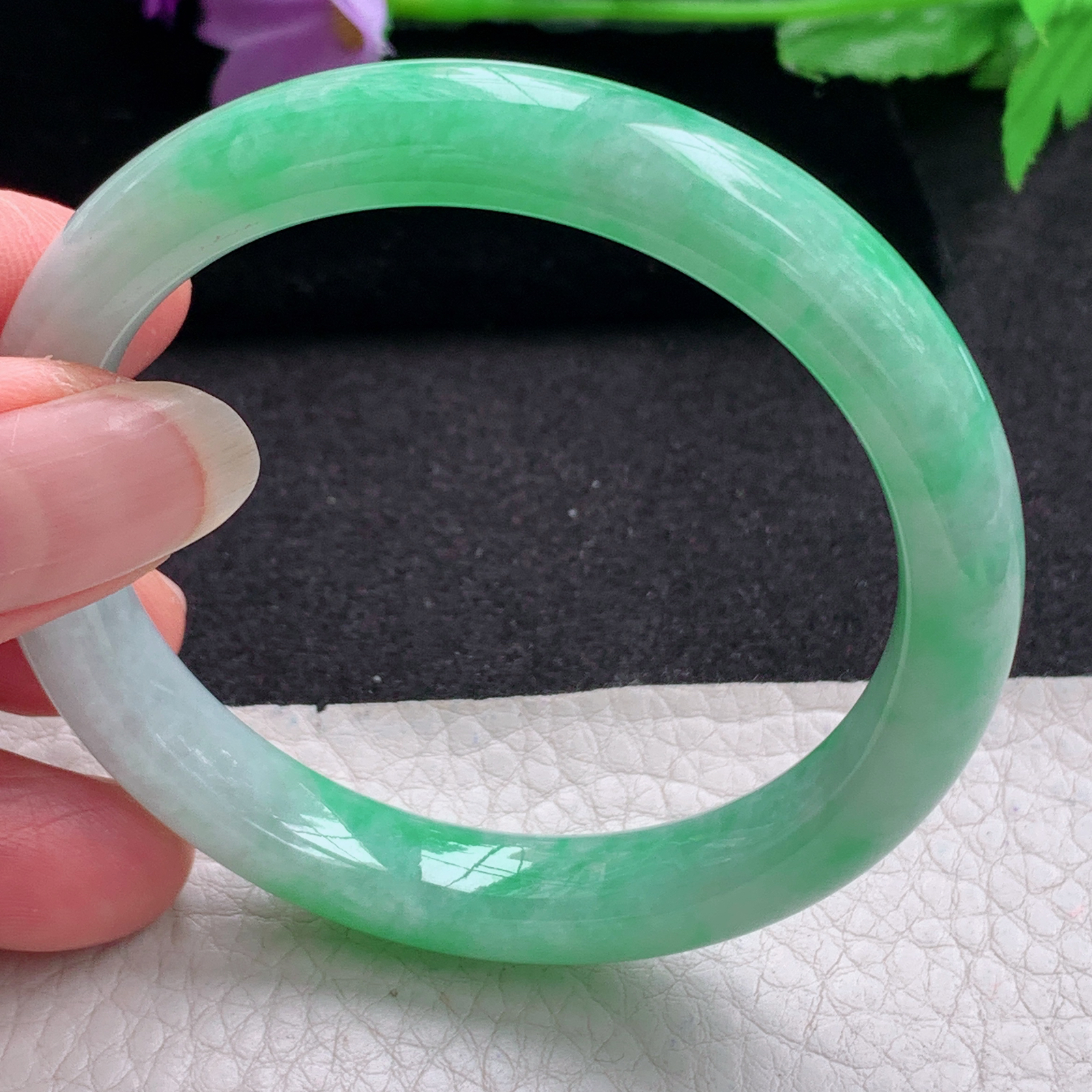 js实拍54.5*10*8招财镯 天然缅甸翡翠A货手镯秀气半山水玉手环