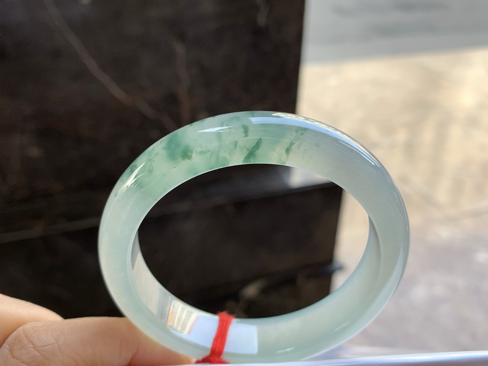 56-13.4-8.2

冰种蓝花手镯^_^冰透 飘花灵韵