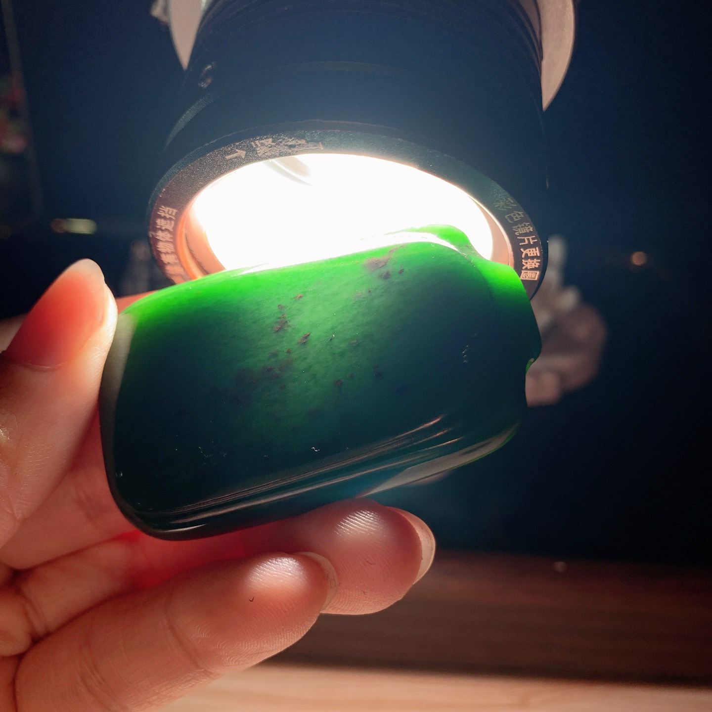 和田玉菠菜绿俄罗斯碧玉平安无事牌挂件 尺寸55/33/11重51.5克。玉质细腻油润。手推出油。佩戴高端典雅。lt260319