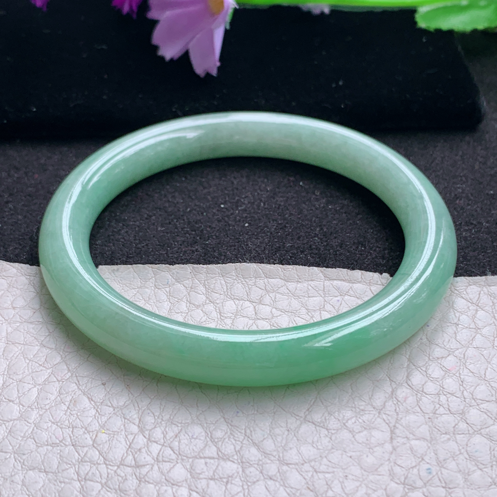 n实拍54*8.4美人镯 天然缅甸翡翠A货手镯细润满绿正圈圆条玉手环