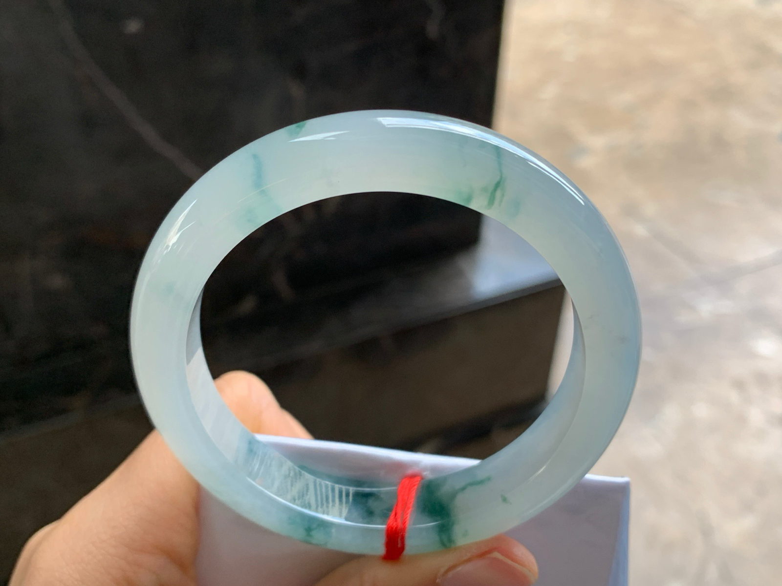 57.5-12.1-8.8

蓝花手镯^_^飘花灵韵