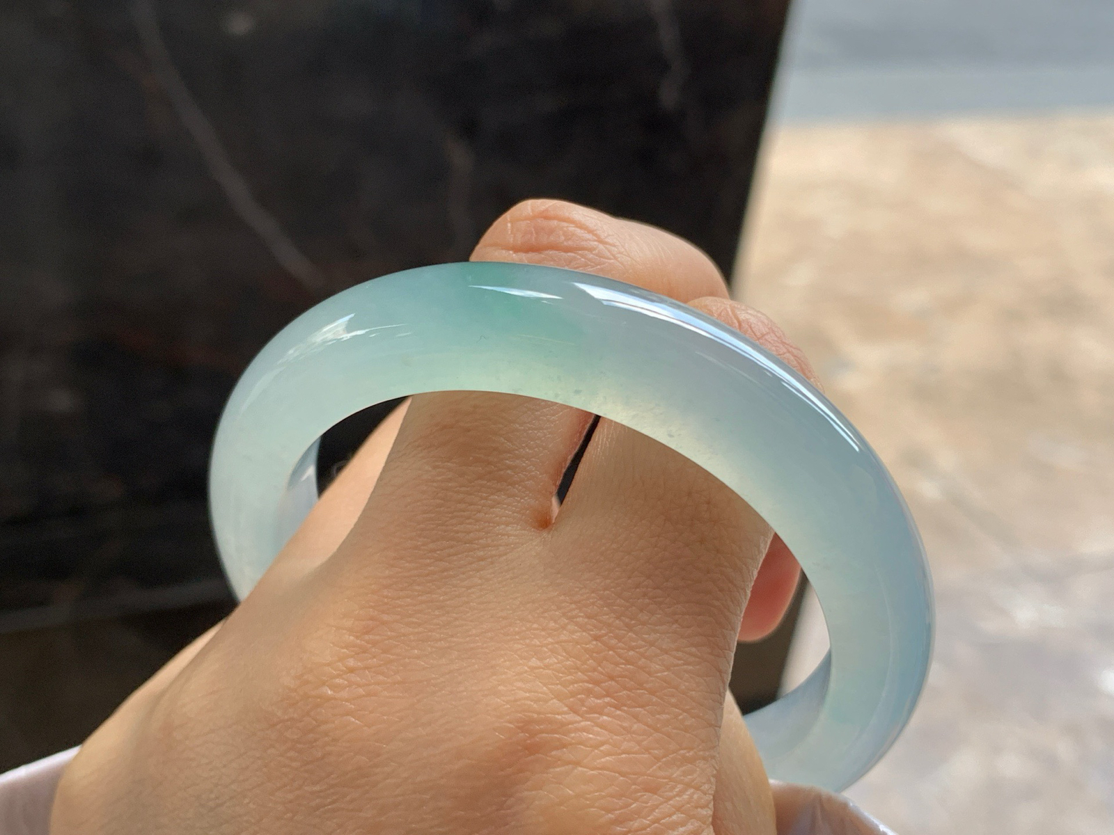 56-11.8-9

冰种晴底手镯^_^透亮