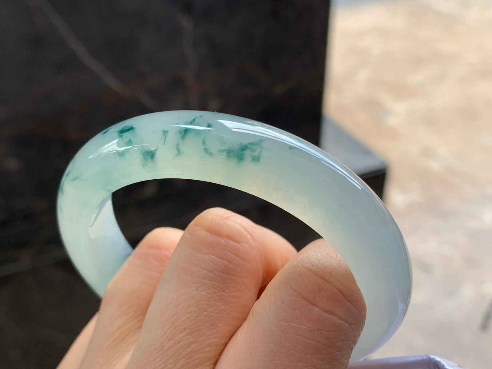 56.5-12.9-8.8mm

蓝花手镯^_^飘花灵韵