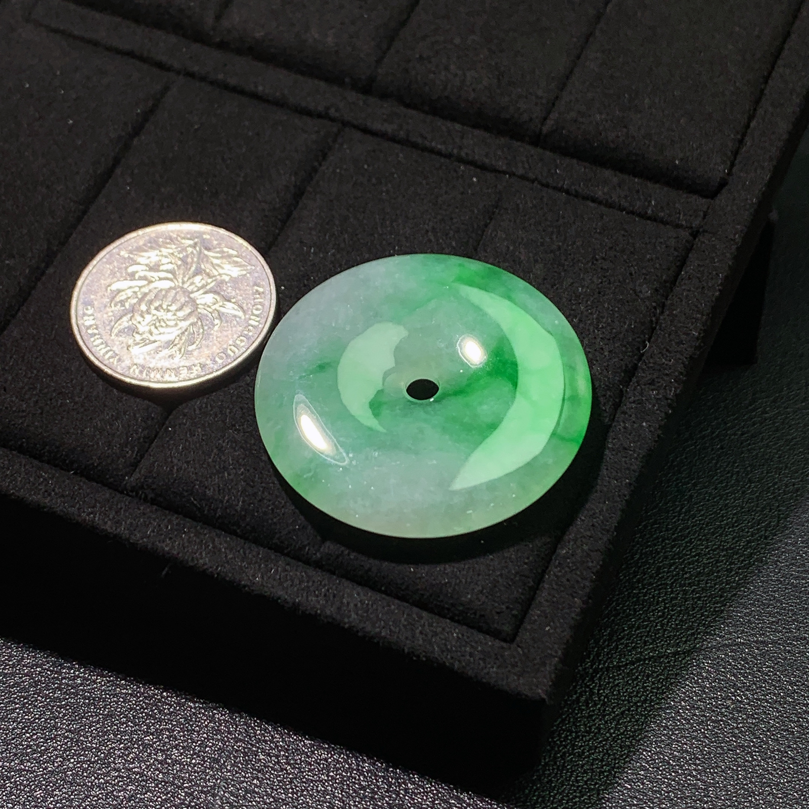 冰糯种带色平安扣吊坠 尺寸38.9-5.6毫米