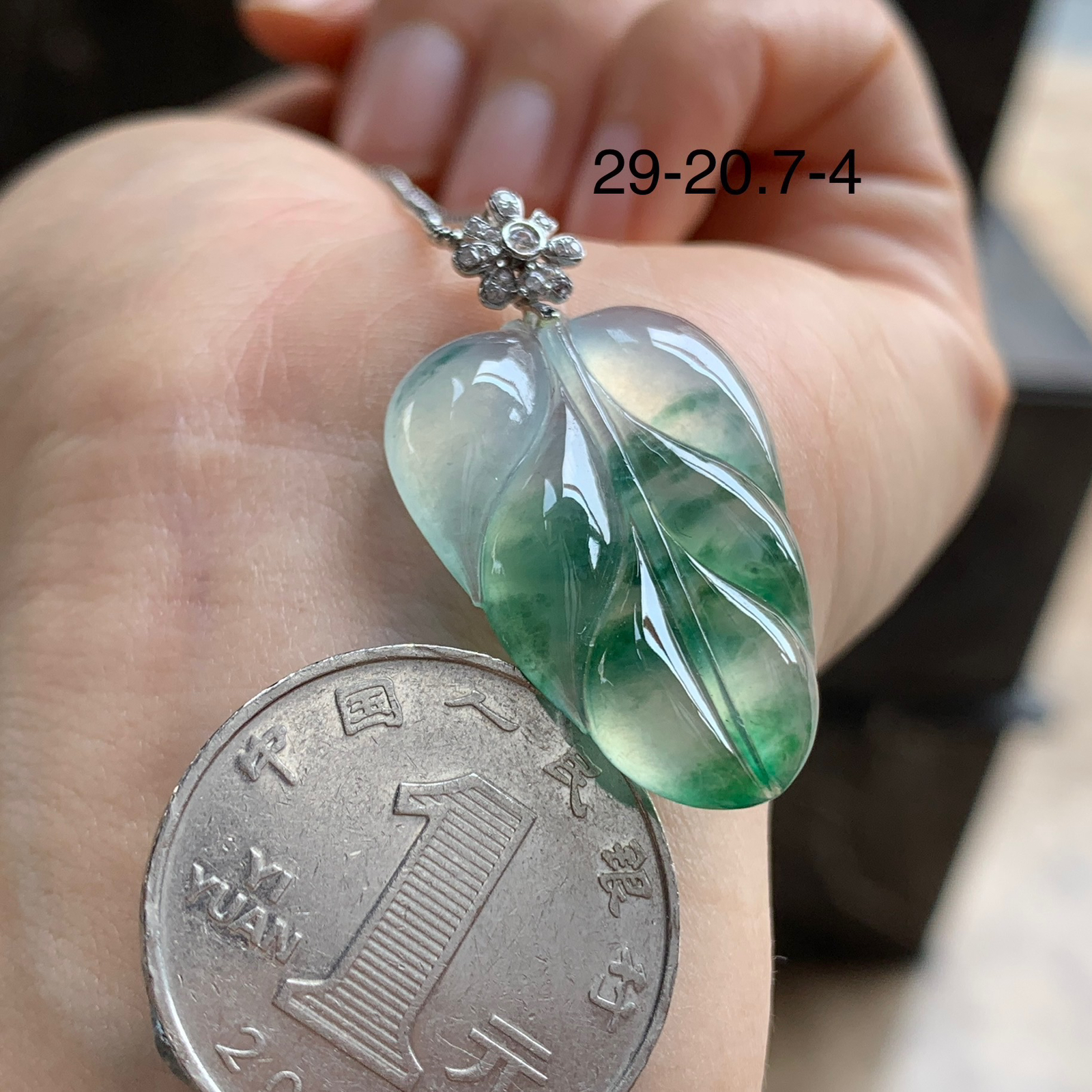 金扣绿花叶子^_^飘花灵韵