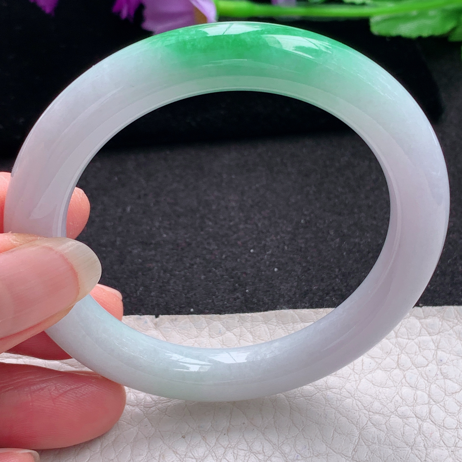 xc实拍53.5*9.8美人镯 天然缅甸翡翠A货手镯白底青圆条玉手环