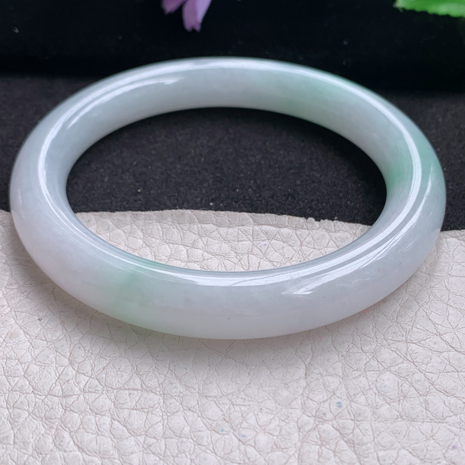 nr清爽款58.5*10.2美人镯 天然缅甸翡翠A货手镯飘绿圆条玉手环