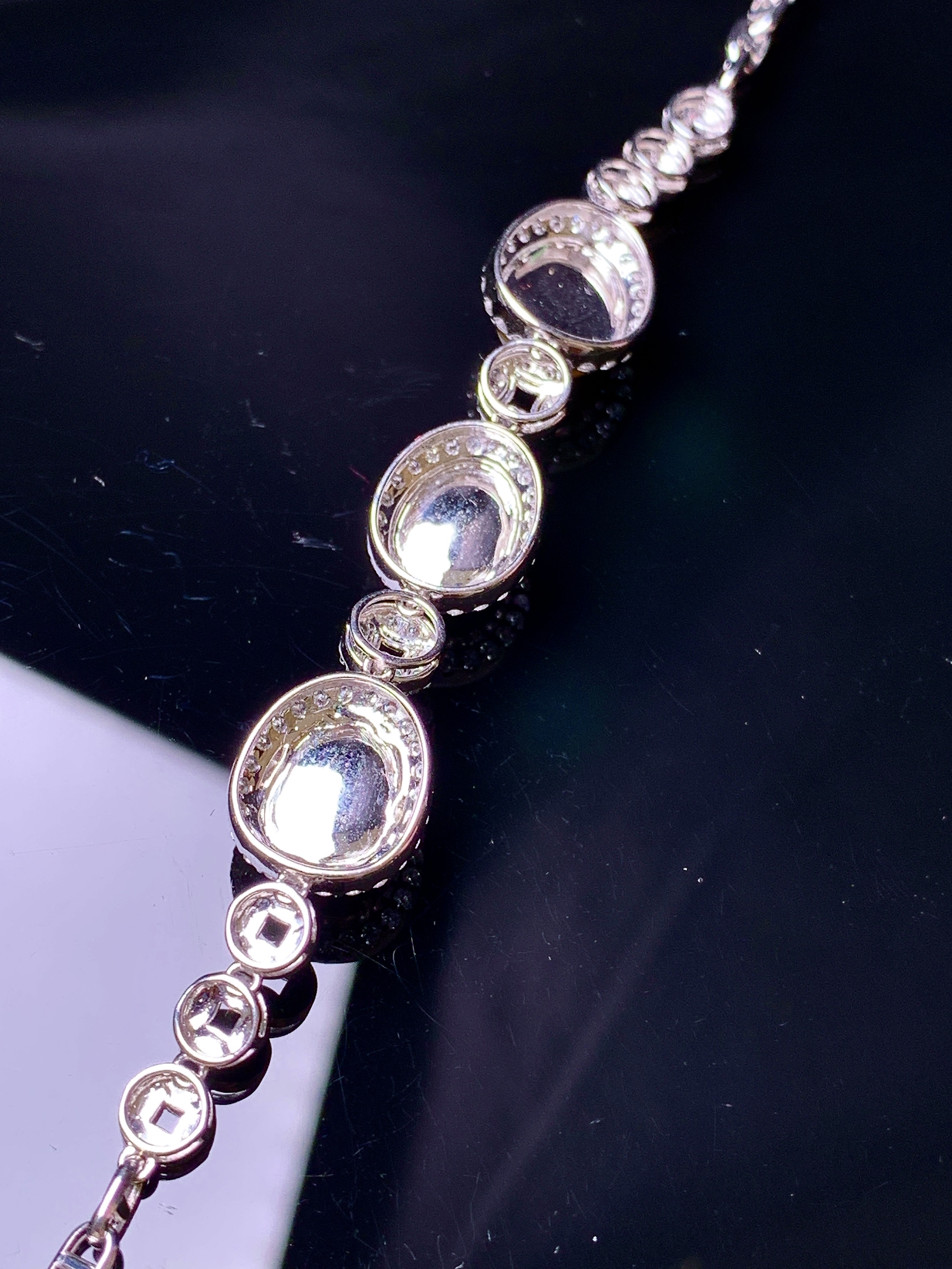 18k金钻镶嵌三彩蛋面手链 玉质细腻 色泽艳丽清新 水润亮眼 整体尺寸180*9.8*5.8L3