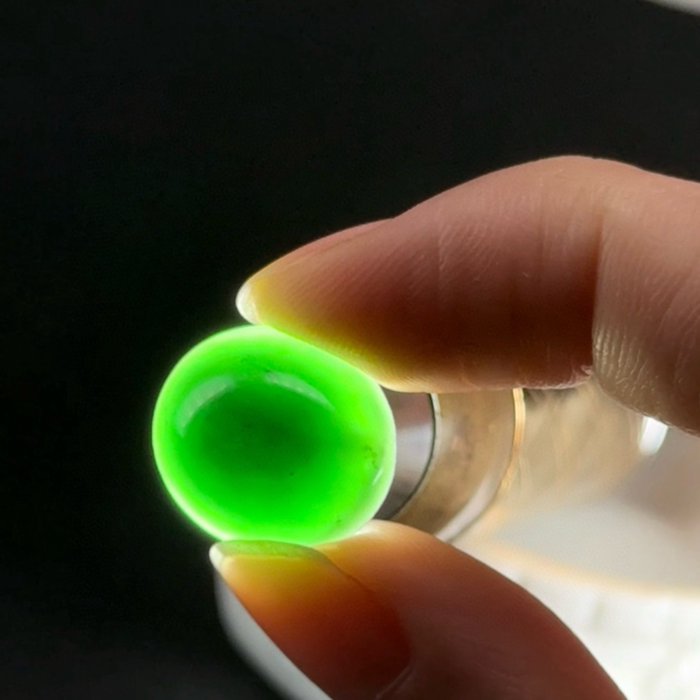 精品墨翠蛋面裸石 戒面 种好色正 黑度极好 打灯通透饱满大气 尺寸16.9