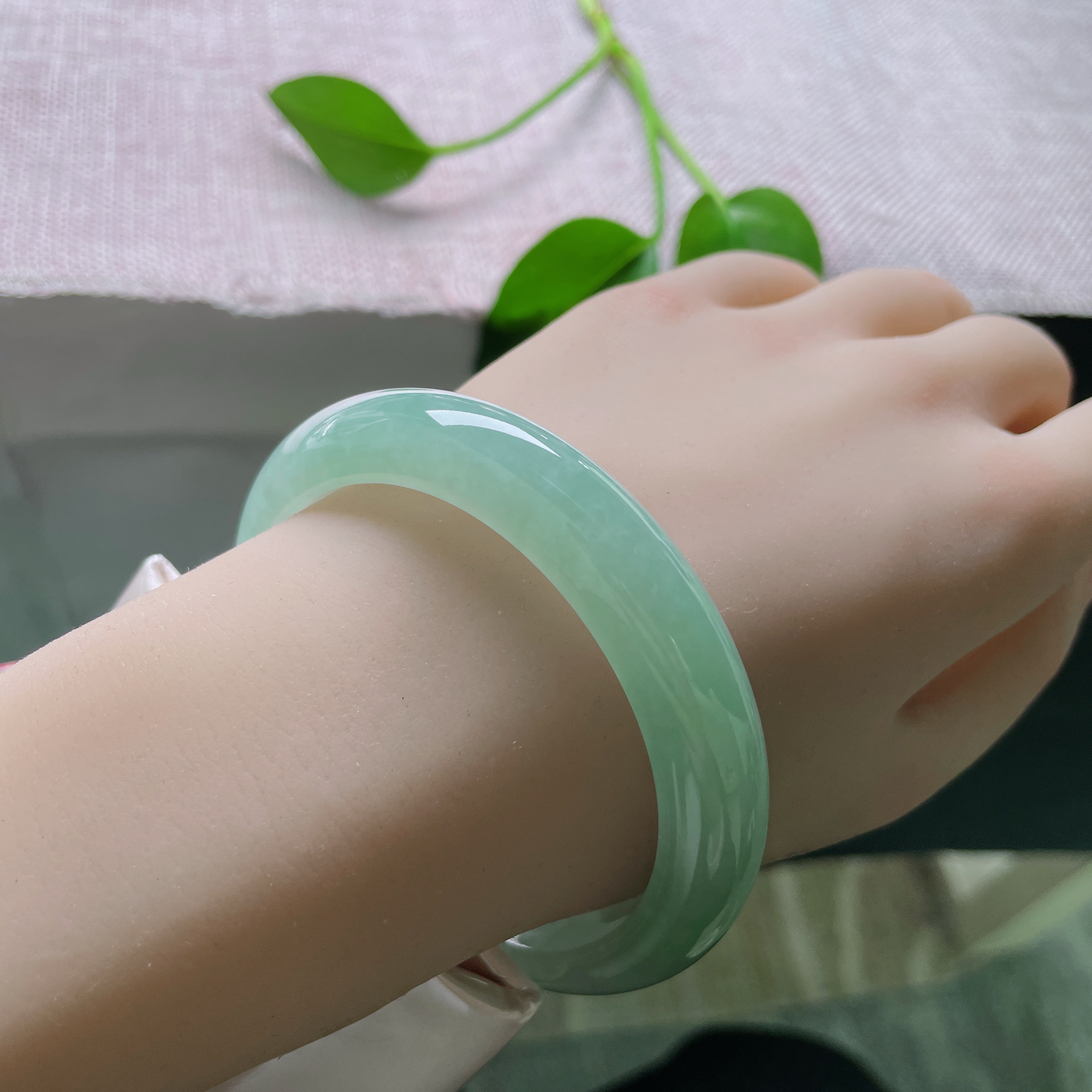 58.4/12.1/8.6绿底正圈，水润细腻，种老，悠悠的云里有淡淡的诗，贵气，完美