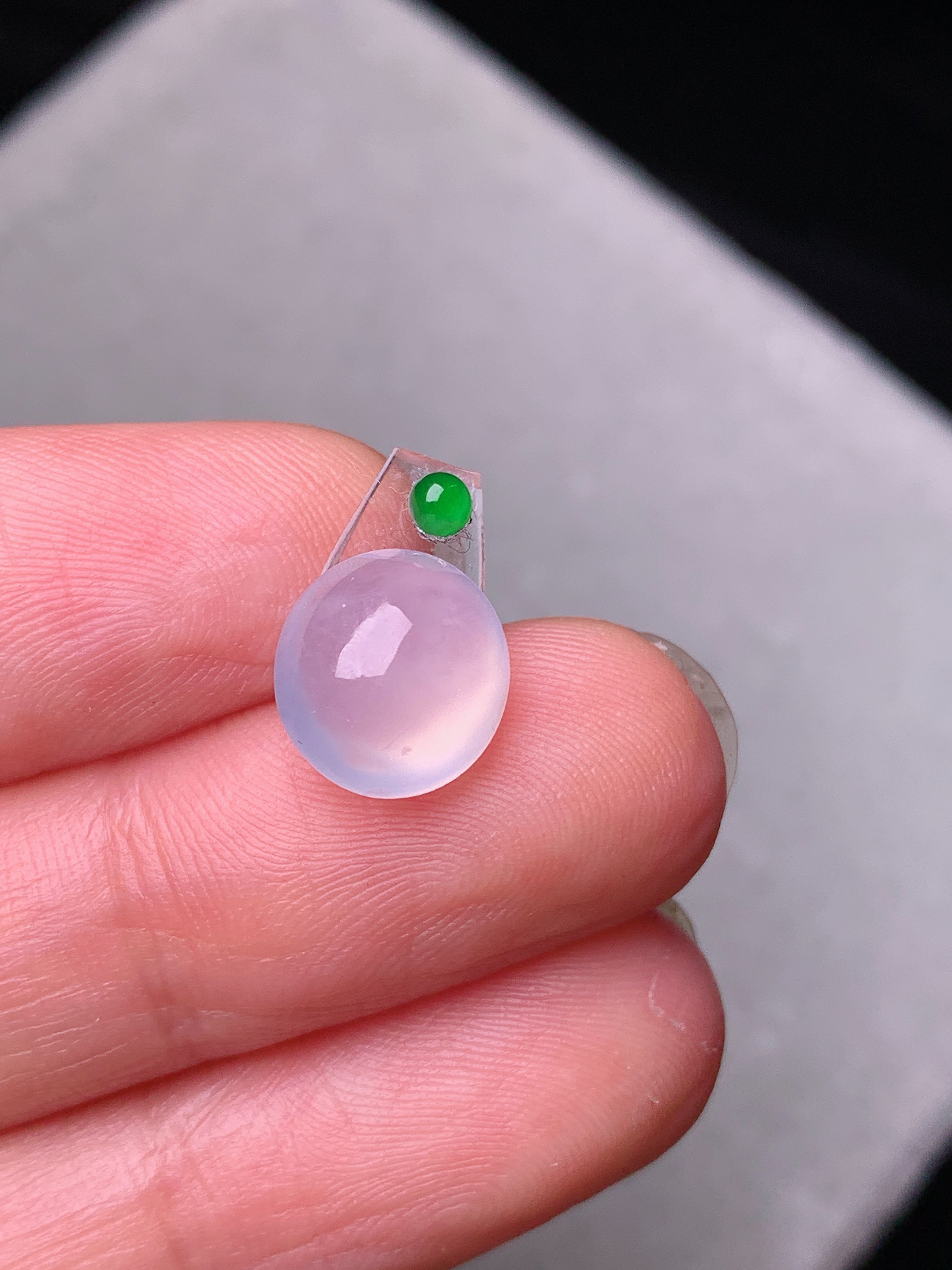 镶嵌款 冰种蛋面吊坠 玉质细腻 色泽艳丽清新 水润亮眼 整体尺寸9.8*9*4.8*2x