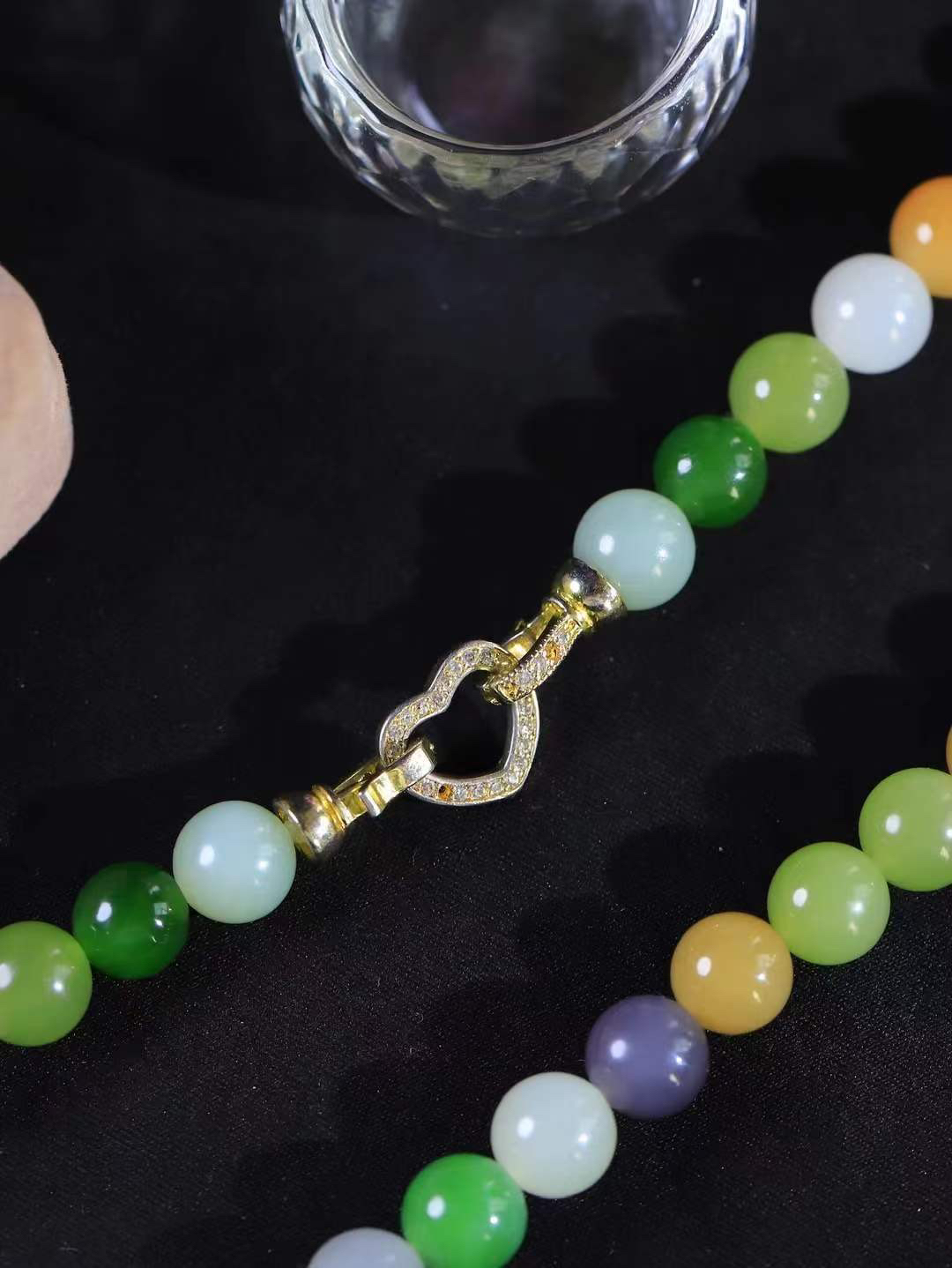 【珠圆玉润.项链】

精品和田玉多宝珠圆玉润项链 玉质细腻油润 饱满光滑 质朴无华，悠远简单，人心境界远，百世修炼深，心灵常驻善意持，觉悟人生百世修。重71.2克 尺寸取一9.7mm  FDL-22352022