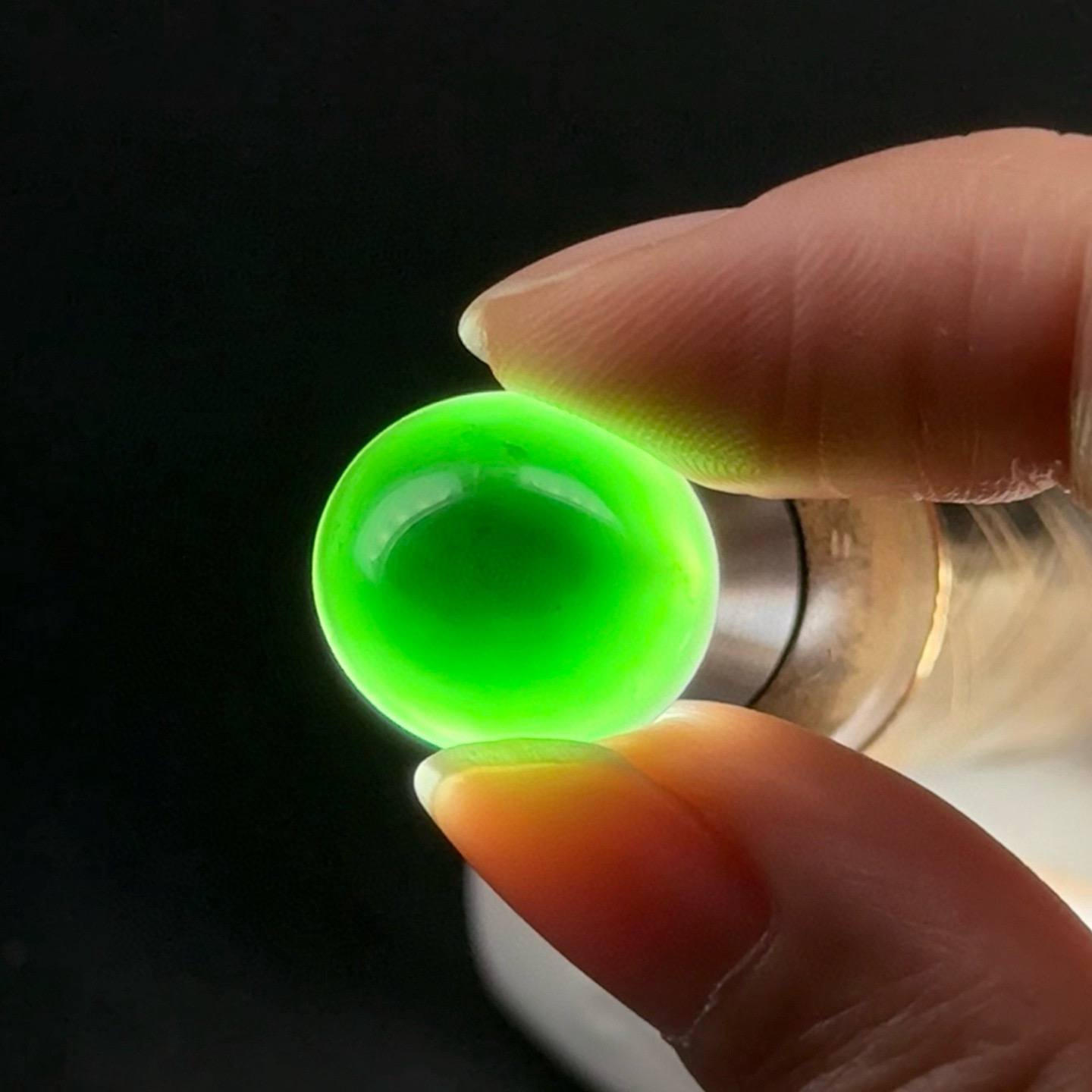 精品墨翠蛋面裸石 戒面 种好色正 黑度极好 打灯通透饱满大气 尺寸16.9