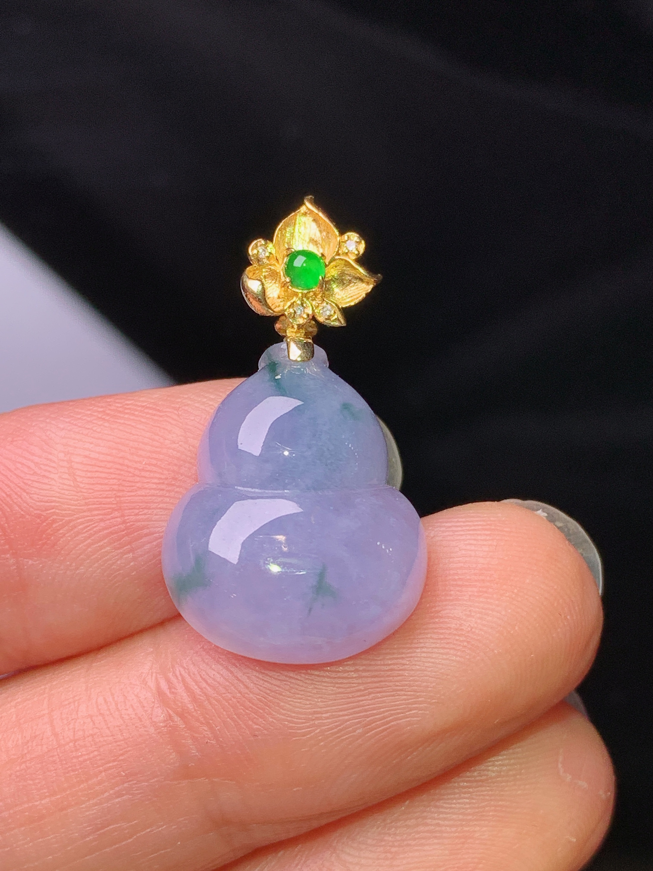 18k金钻镶嵌紫罗兰葫芦吊坠 玉质细腻 色泽艳丽清新 水润亮眼 整体尺寸26*14.3*5.8*2x