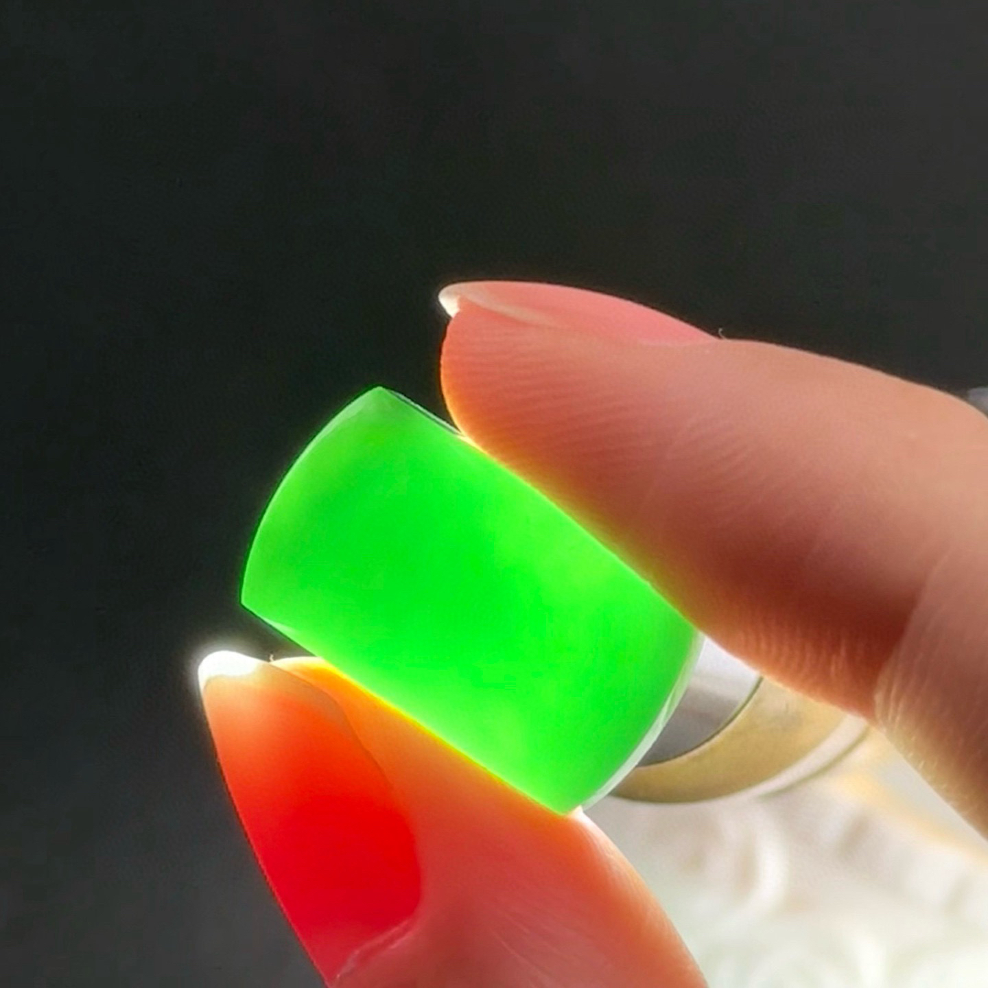 精品墨翠马鞍裸石戒面 种好色正 打灯通透 黑度极好 厚桩大气 尺寸19.2