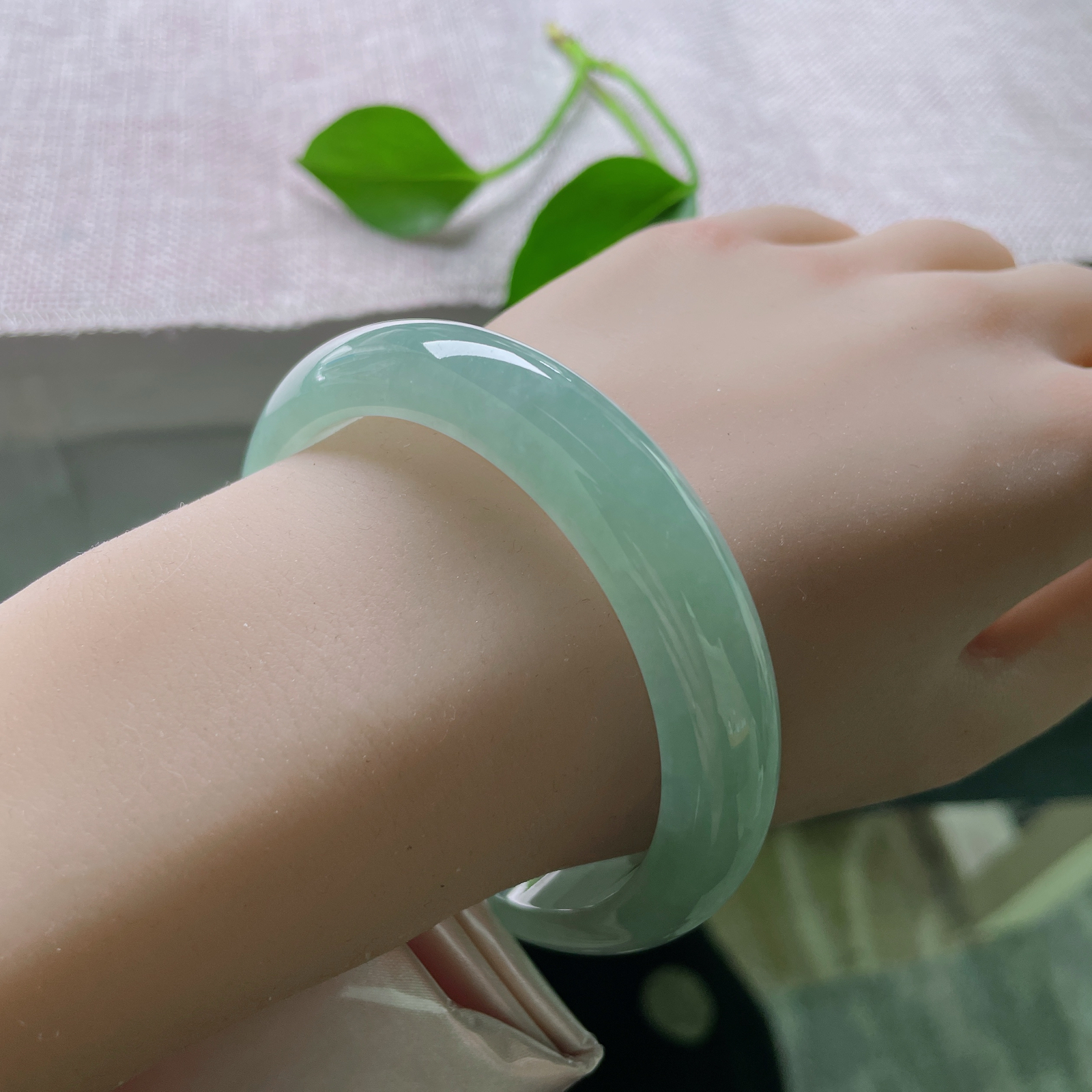 57.5/12.7/9.4绿底正圈，冰润细腻，清新甜美，优雅永不过时，温婉，完美