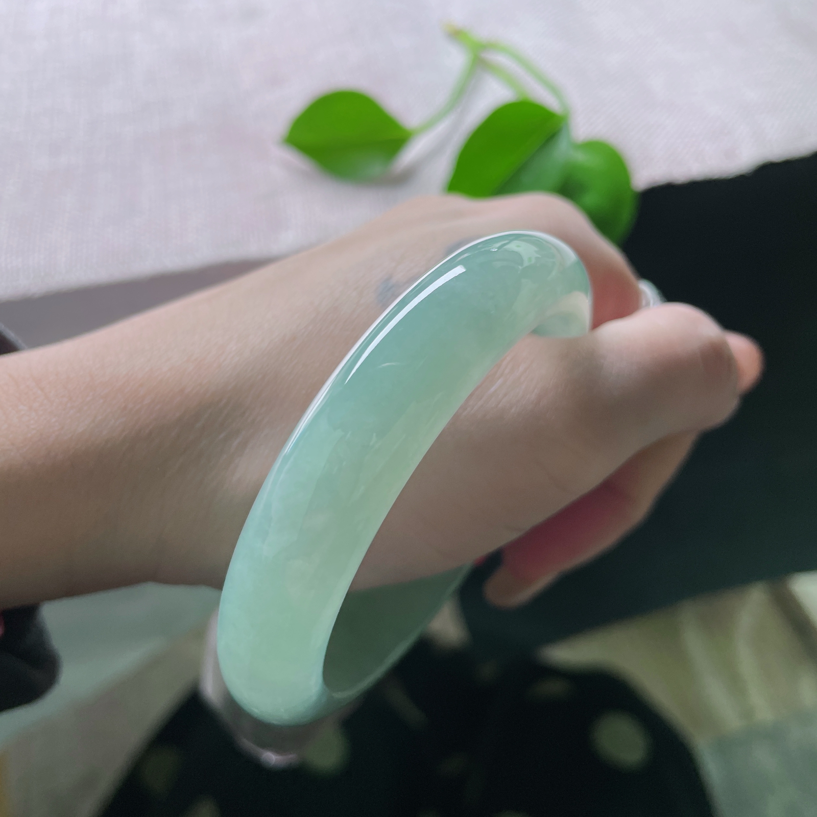 57.5/12.7/9.4绿底正圈，冰润细腻，清新甜美，优雅永不过时，温婉，完美