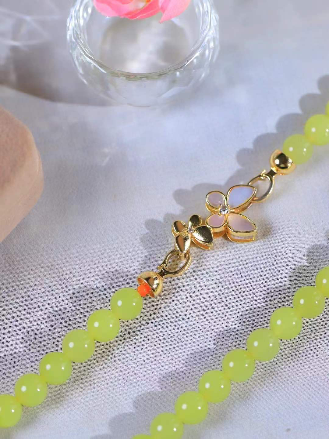 【珠圆玉润.项链】

精品和田玉黄口珠圆玉润项链 玉质细腻油润 饱满光滑 质朴无华，悠远简单，人心境界远，百世修炼深，心灵常驻善意持，觉悟人生百世修。重88.6克 尺寸取一8mm  FDL-22352022