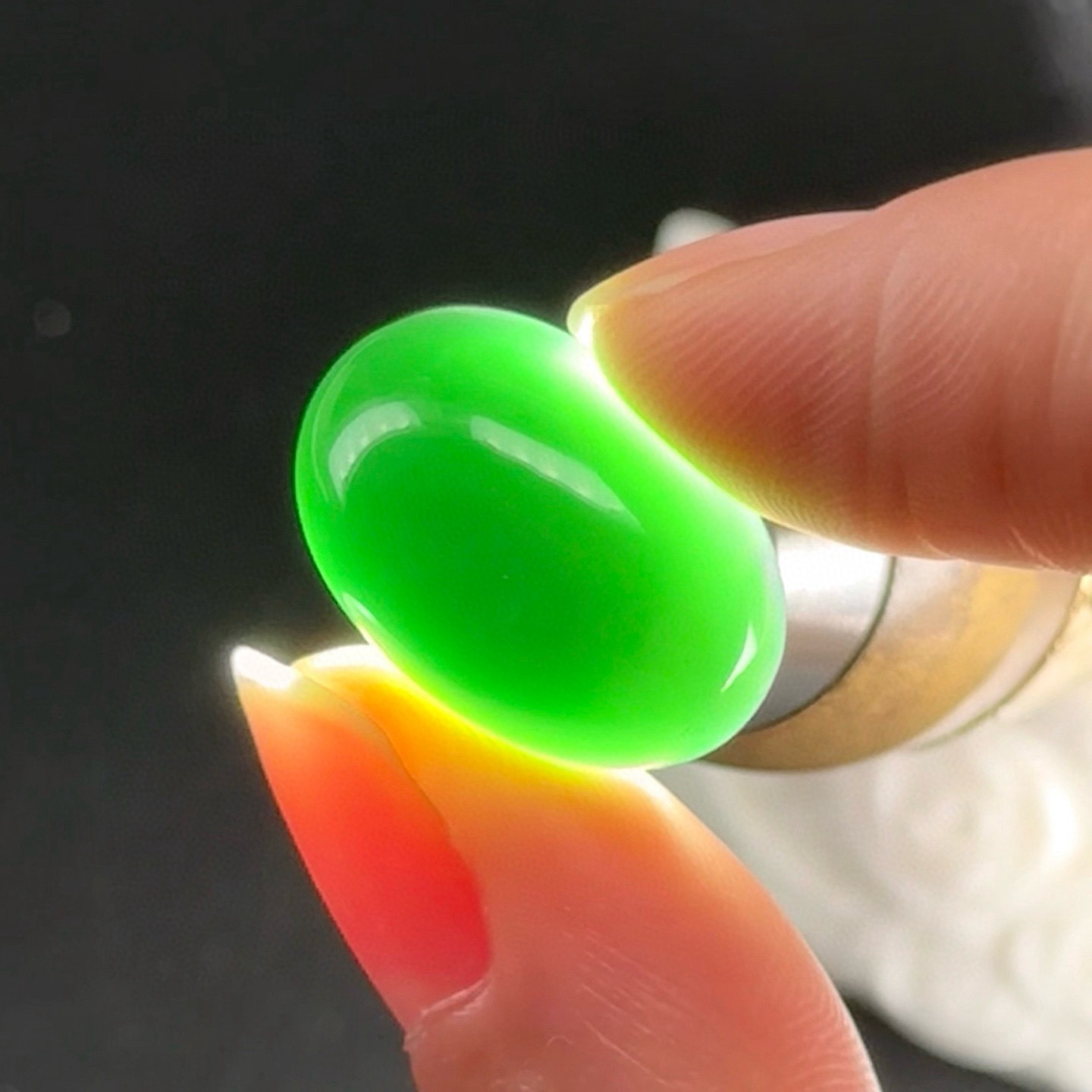 精品墨翠蛋面 种好色正 黑度足 打灯通透 油性十足尺寸19.8