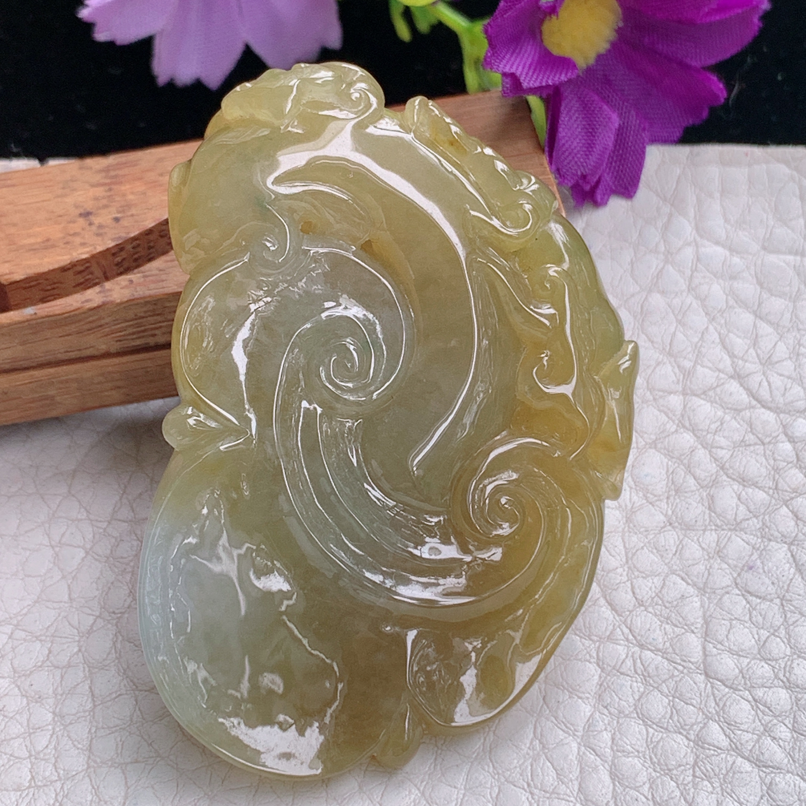 zz3实拍59*39.2*15.3缅甸翡翠精雕冰黄翡三脚金蟾吊坠 吉祥如意毛衣坠